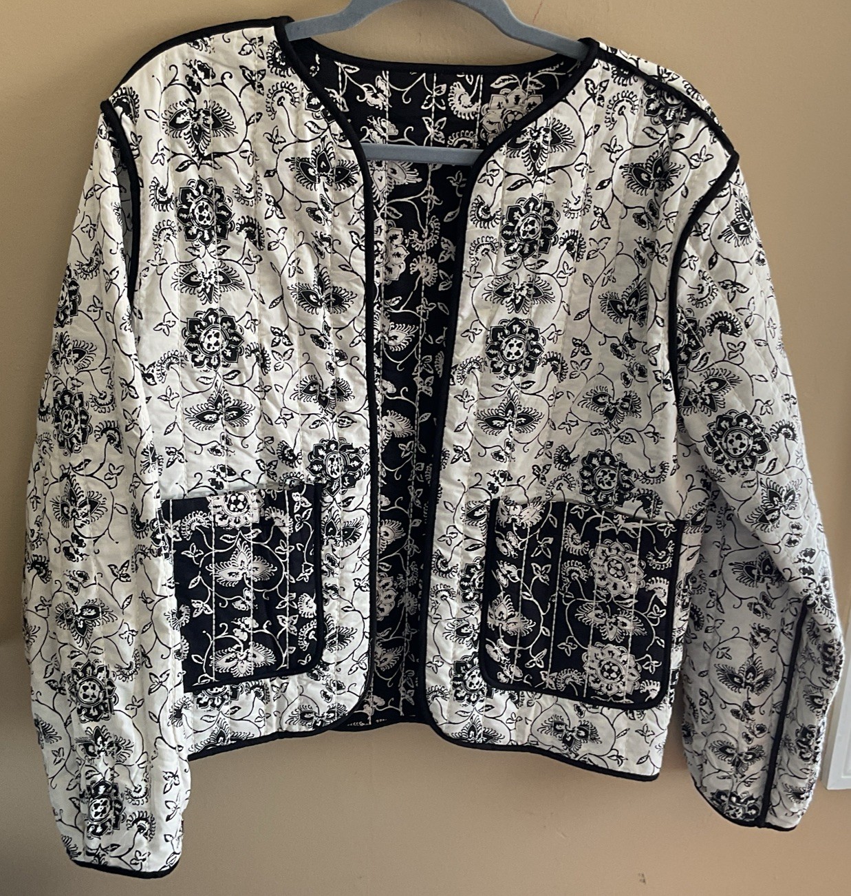 Ladies Size L Reversible Quilted Floral Cotton Jacket- Black & Cream, Worn Once