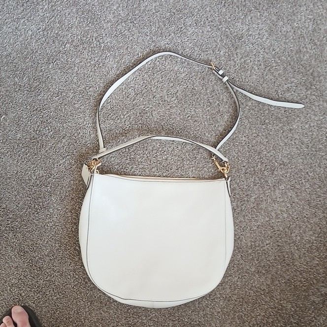 Coach White Pebbled Crossbody Bag Gold Hardware Zip/Turn Lock Detachable Strap