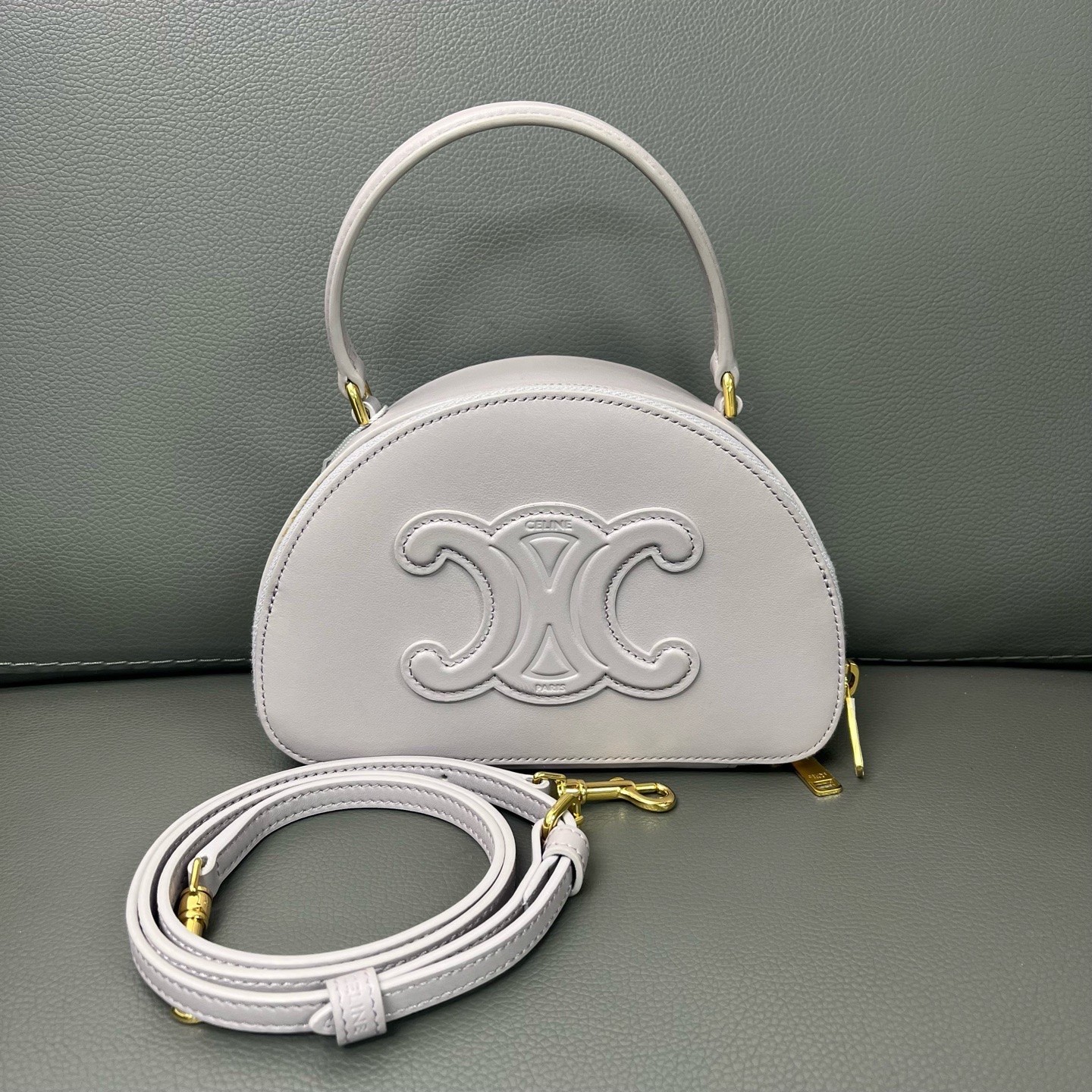 Celine Pre-Owned Authentic Luxury Handbag Lavender 17.5×12×6cm