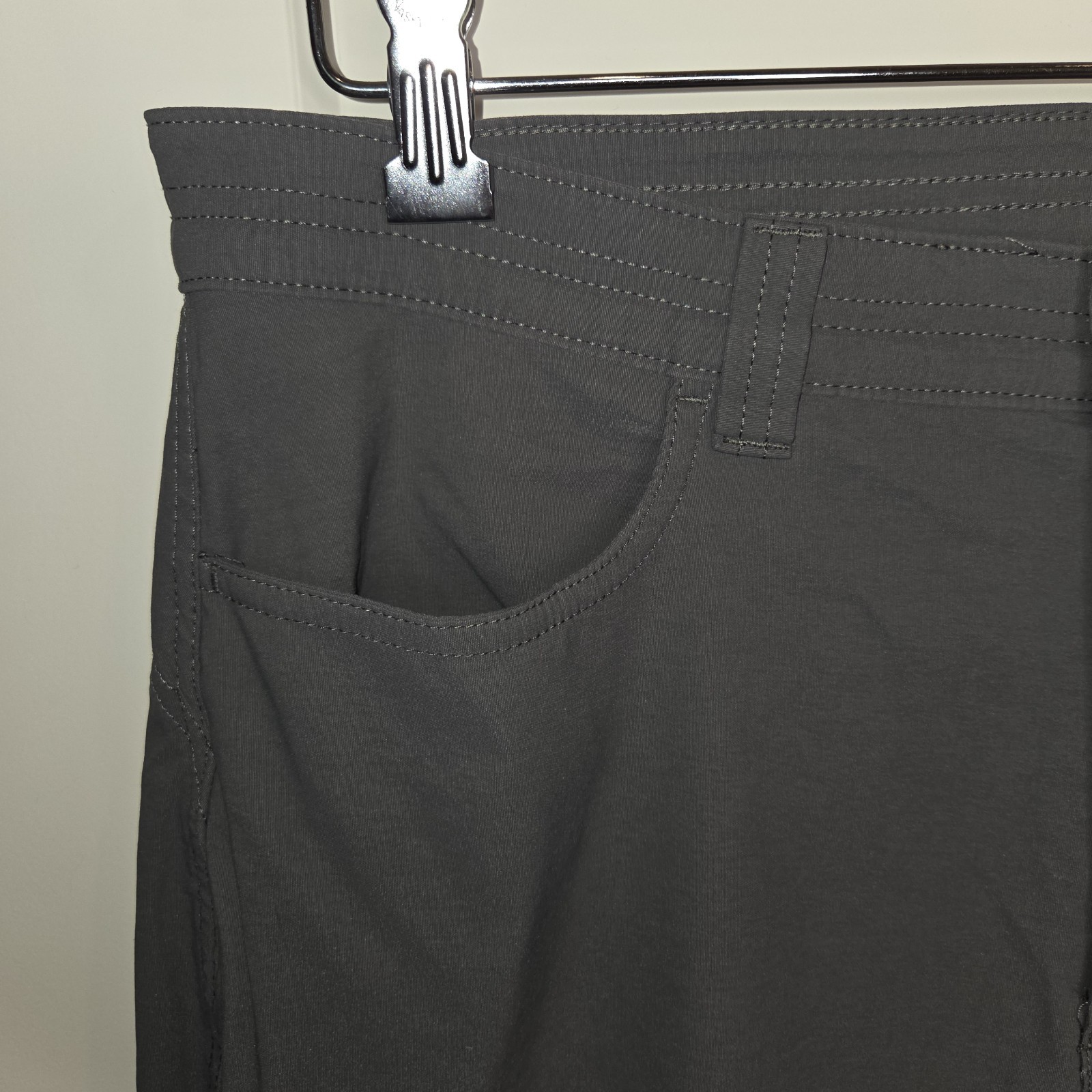 Eddie Bauer Rainier Capris Women’s 14 Gray Hiking Pants Utility C1061086