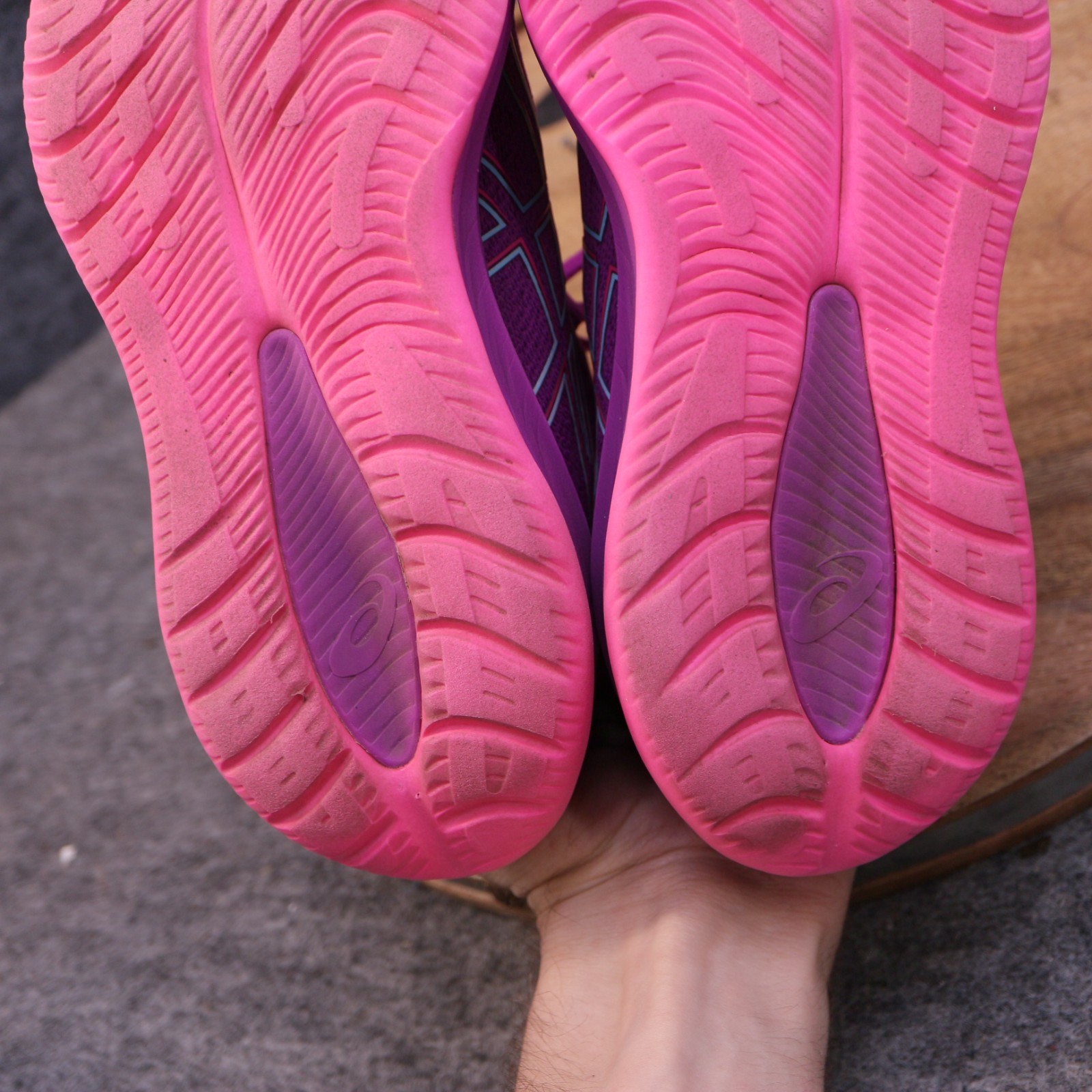 Asics Gel-Cumulus 26 Womens Size 6.5 US Running Shoes Bold Magenta Cyan 1012B599