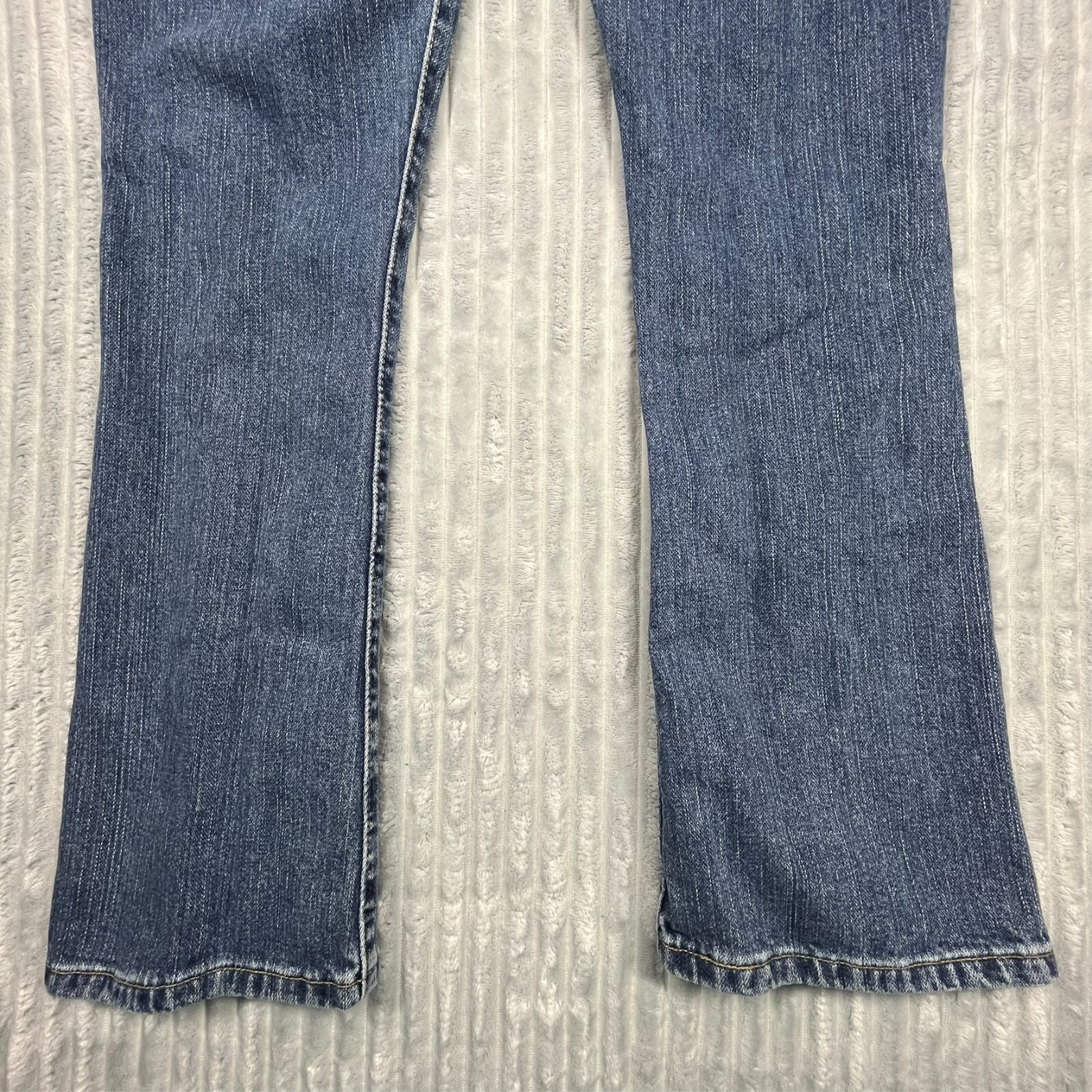 Levi’s Jeans Womens 4 (28×29) Miss Nouveau Boot Cut Low Rise Medium Wash Cowgirl