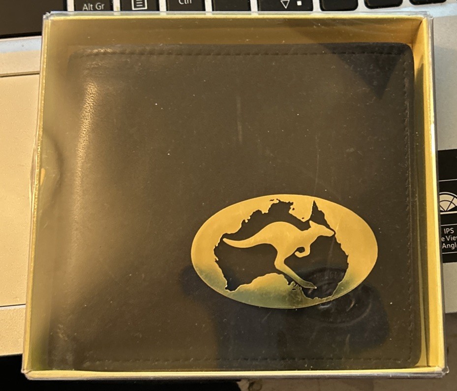 Genuine Kangaroo Brand Australia Bifold Black Leather Wallet in Box