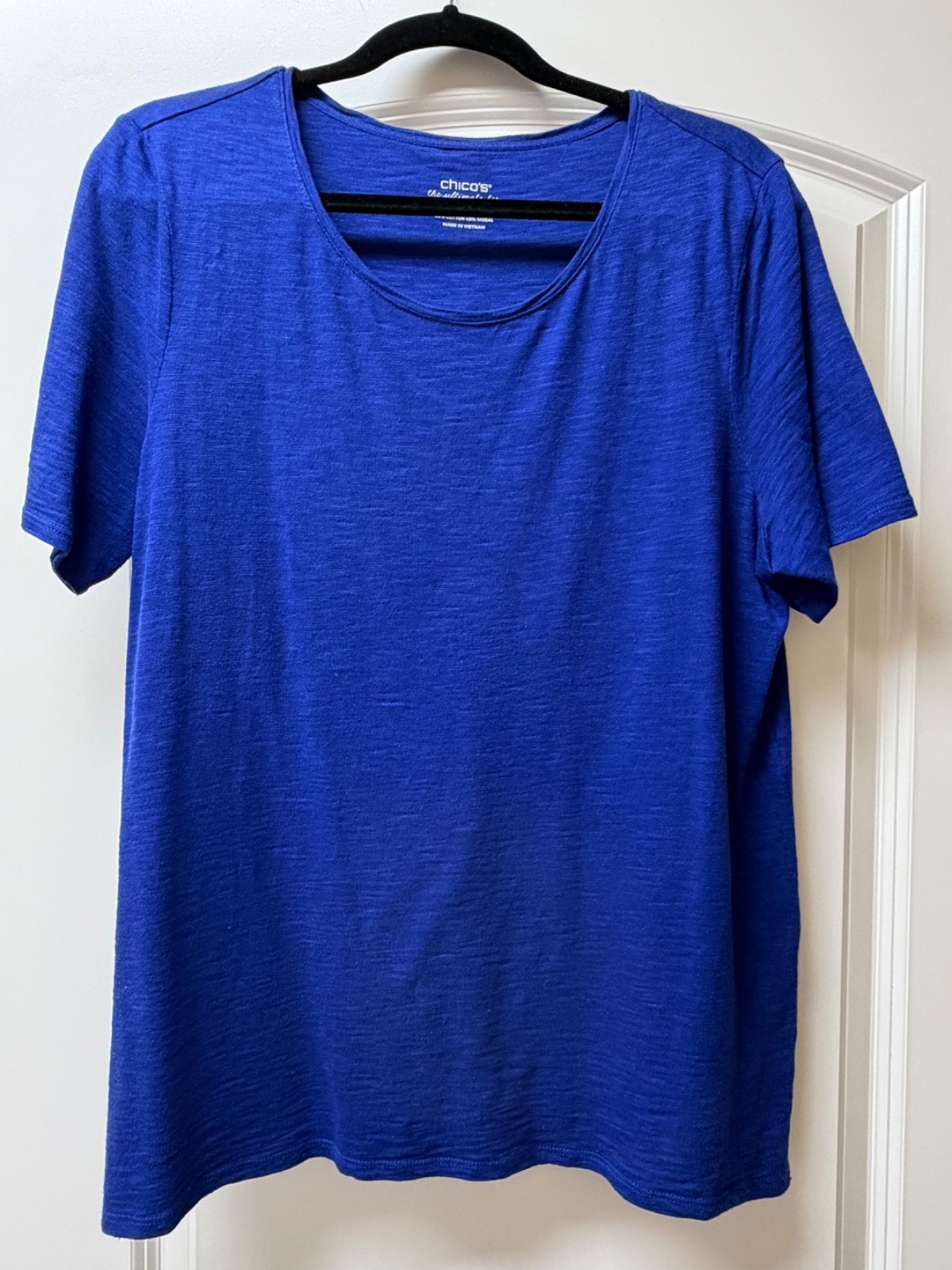 Chico’s The Ultimate Tee Shirt Cotton, Size 2, Gorgeous blue color, button back