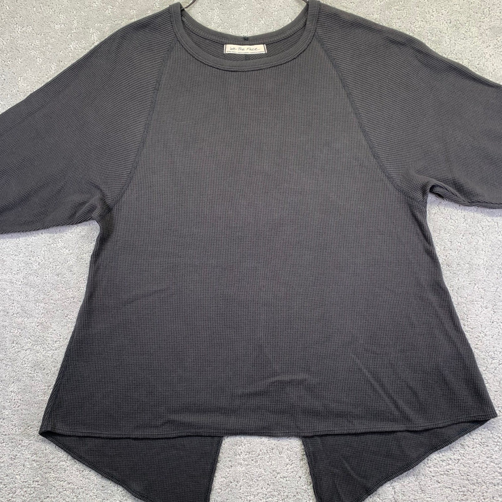 WeTheFree Free People Revolve Thermal Shirt Womens XS Grey Slit Back Long Sleeve