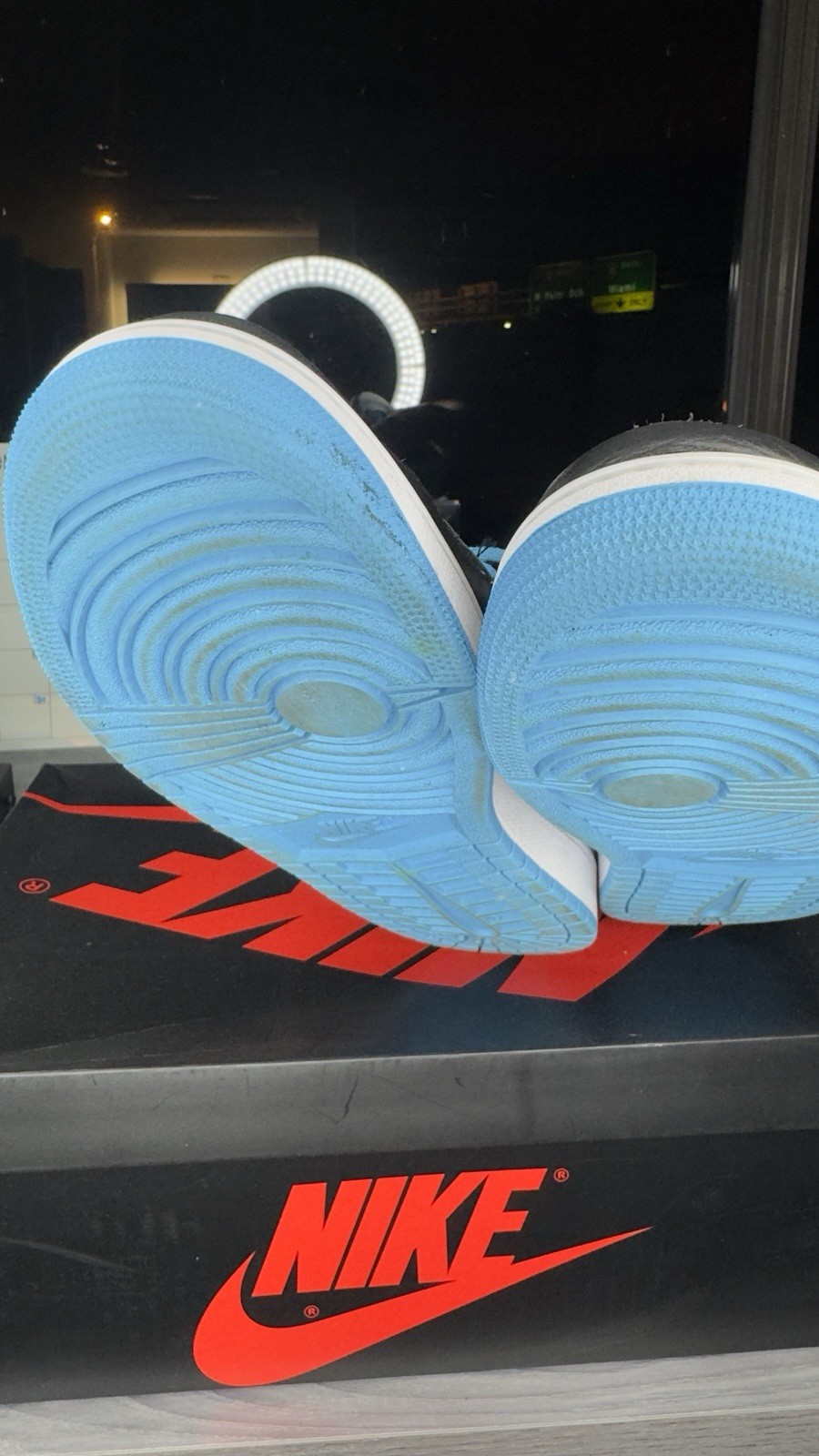 Nike Air Jordan 1 Low OG ‘UNC – Dark powder blue sneakers in white/black/blue
