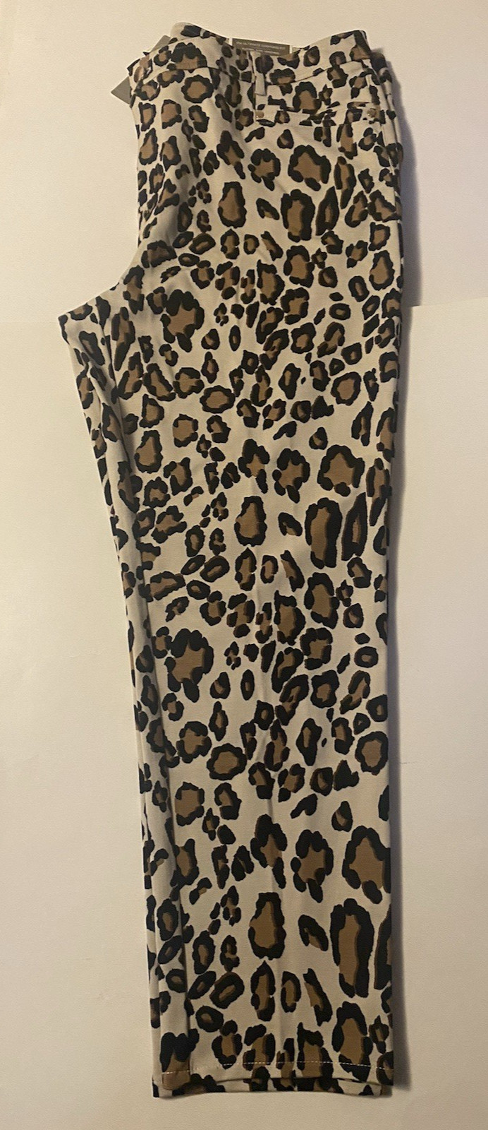 Chico’s Ultimate Diamond Fit So Slimming Slim Ankle animal print Size 3.5 (18)
