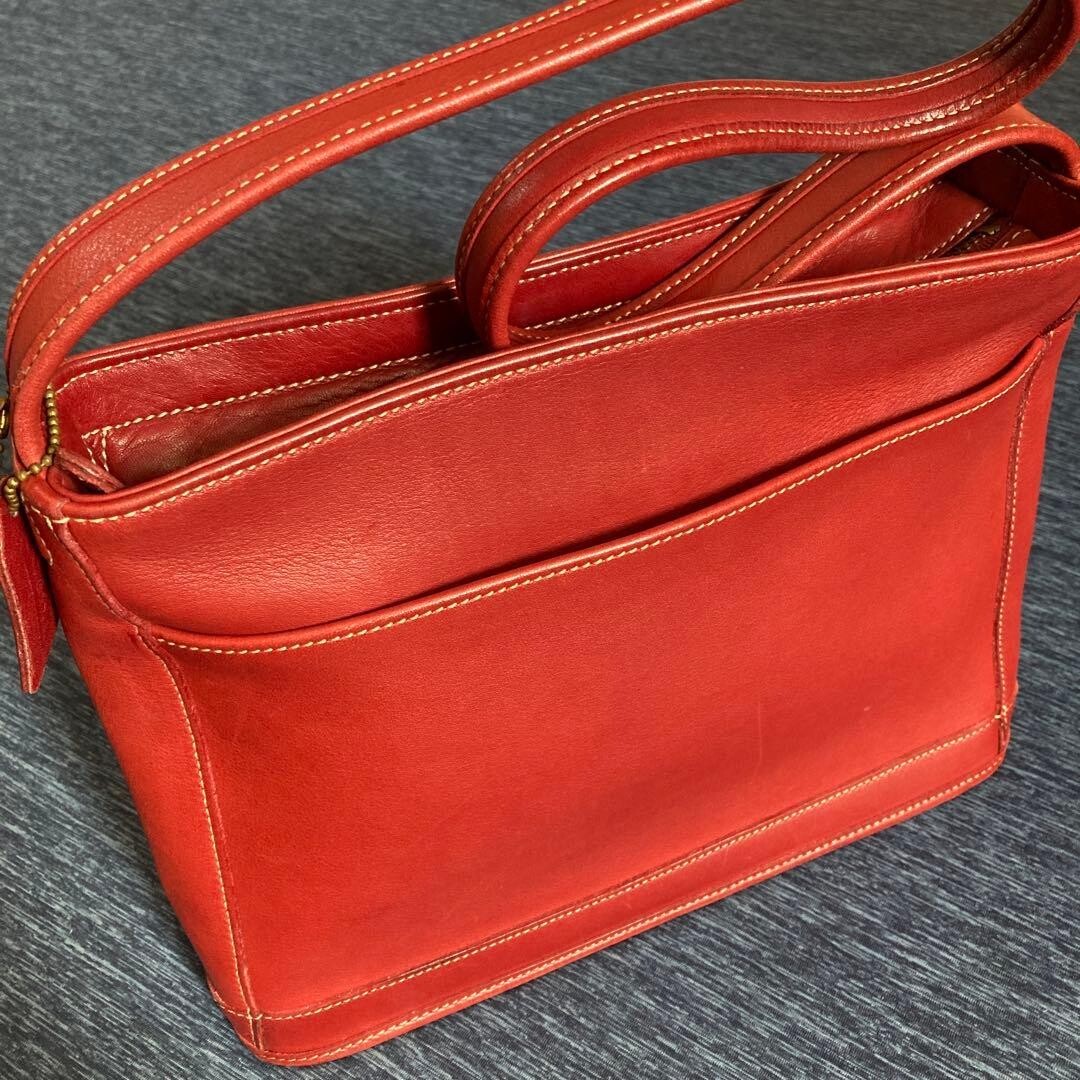 COACH Red Leather Shoulder Bag 9310 Vintage Womens Gold Hardware 11.4in