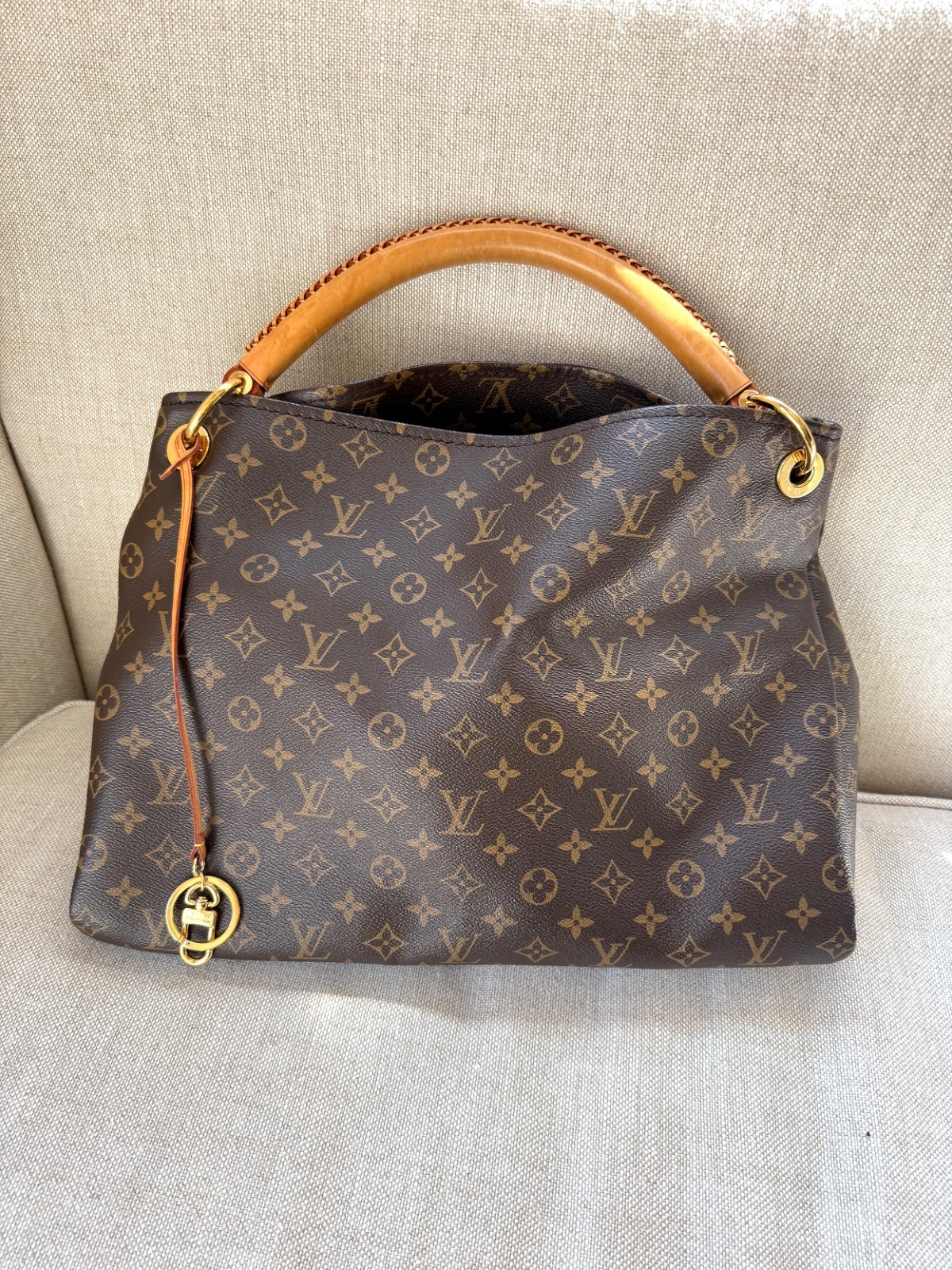 LOUIS VUITTON Artsy MM Monogram Canvas Brown Tote Shoulder Bag
