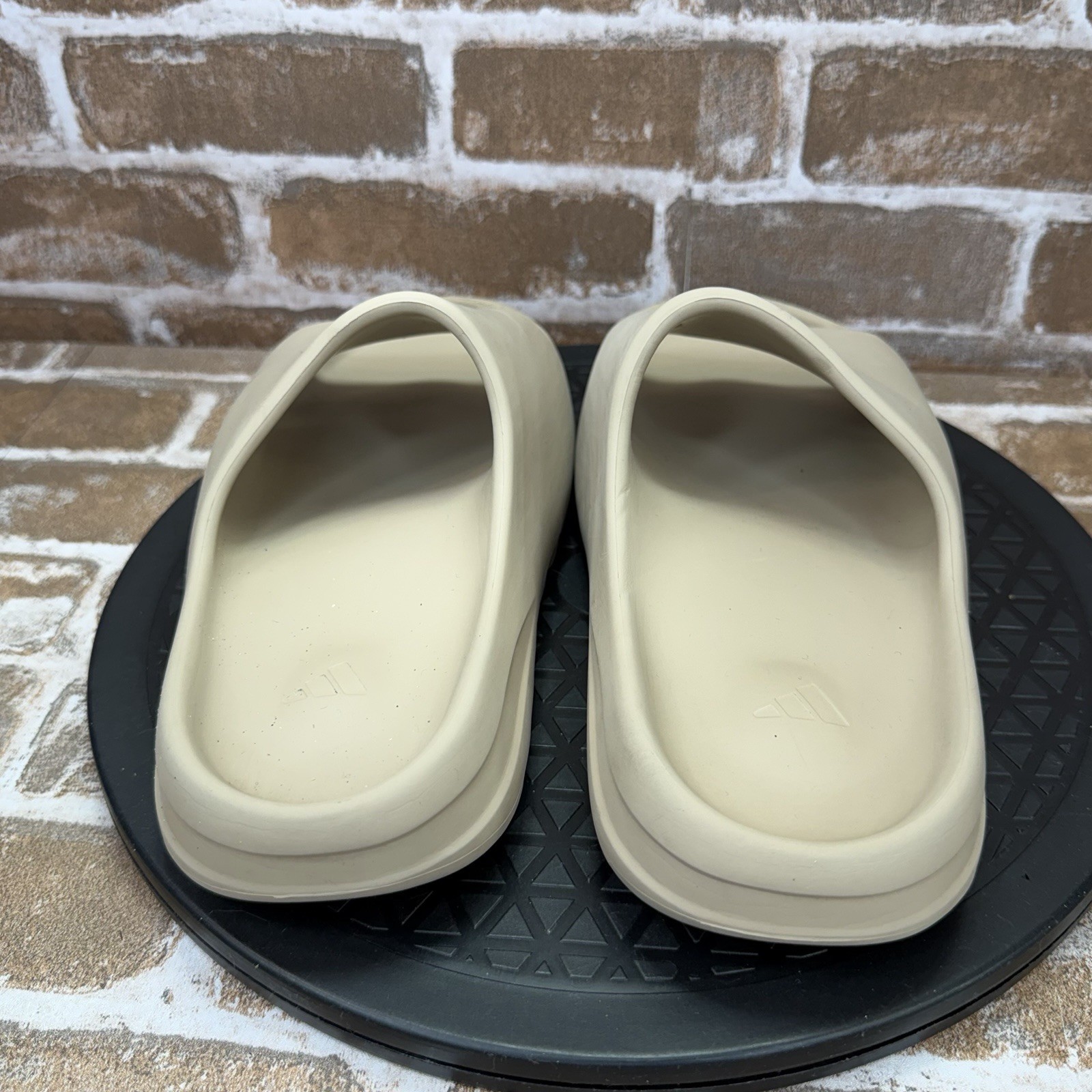 Adidas Yeezy Slide Bone Slipper Sandals FZ5897 YZY Unisex Size 7