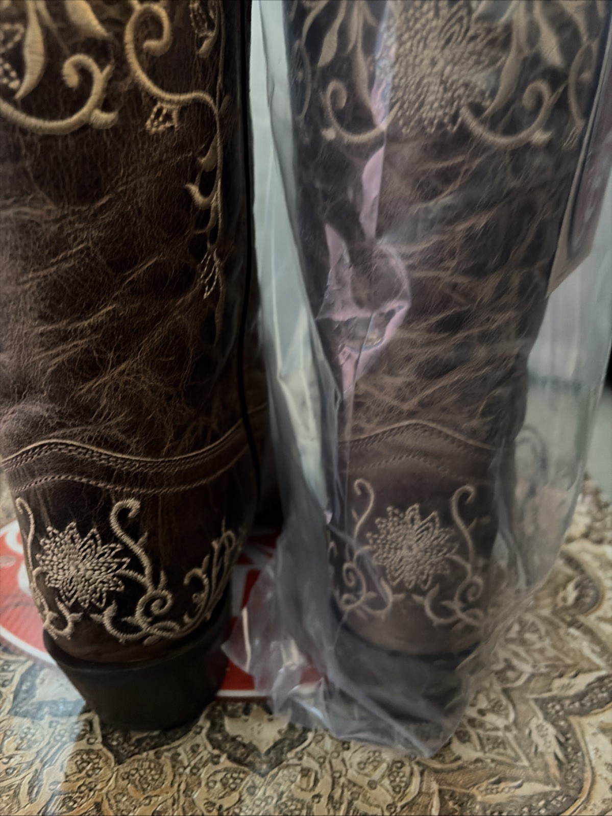 Laredo Leather Embroidered Floral Western Cowgirl Boot Taupe/Bone Size 10 Wide