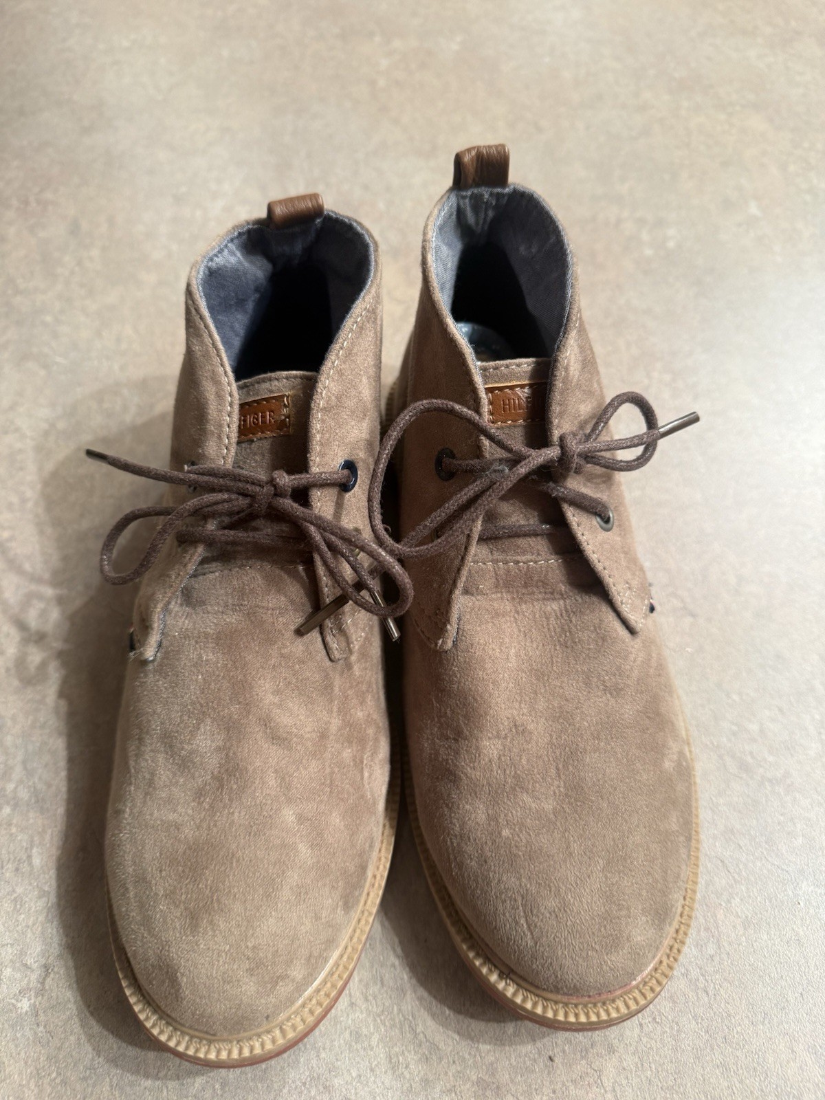 EUC Tommy Hilfiger Kids Michael Chucka Taupe Suede Lace Oxford Dress Shoes Sz 2