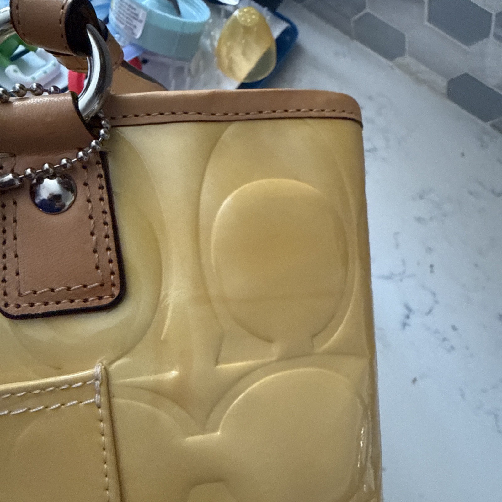 VTG Coach Peyton F22322 Patent Leather Embossed Tote Yellow Tan Trim Bag Wallet