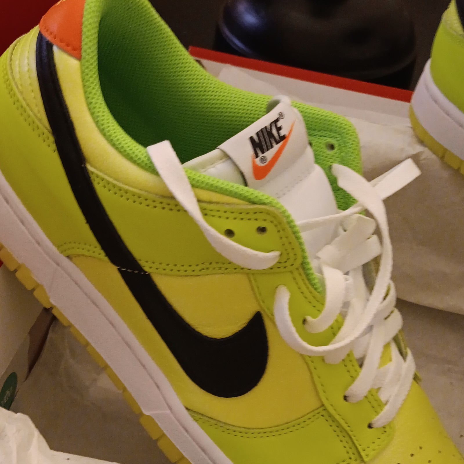 Nike Dunk Low SE Volt/Black/Total Orange Low Top Leather 2023 FJ4610-702