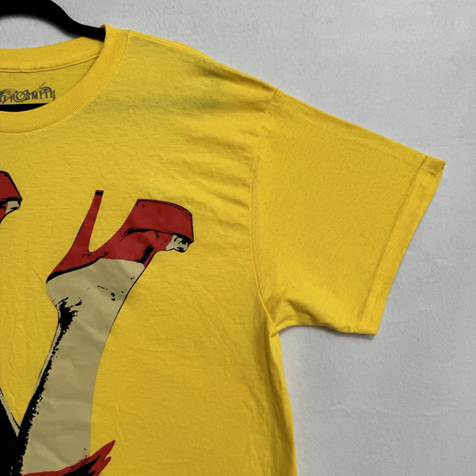 Aerosmith Walk This Way Graphic Tee Men’s Large Yellow Short Sleeve Cotton NWOT