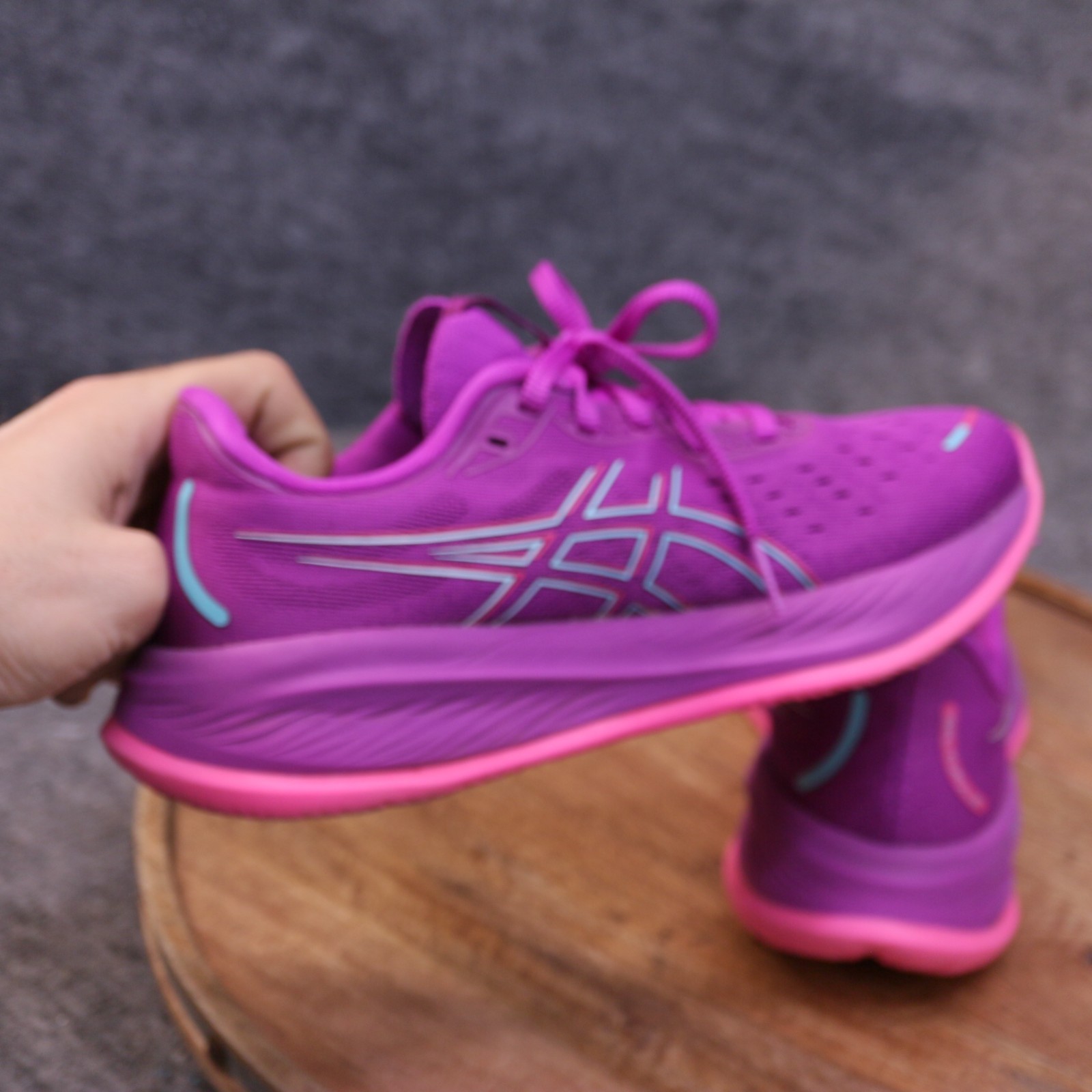 Asics Gel-Cumulus 26 Womens Size 6.5 US Running Shoes Bold Magenta Cyan 1012B599