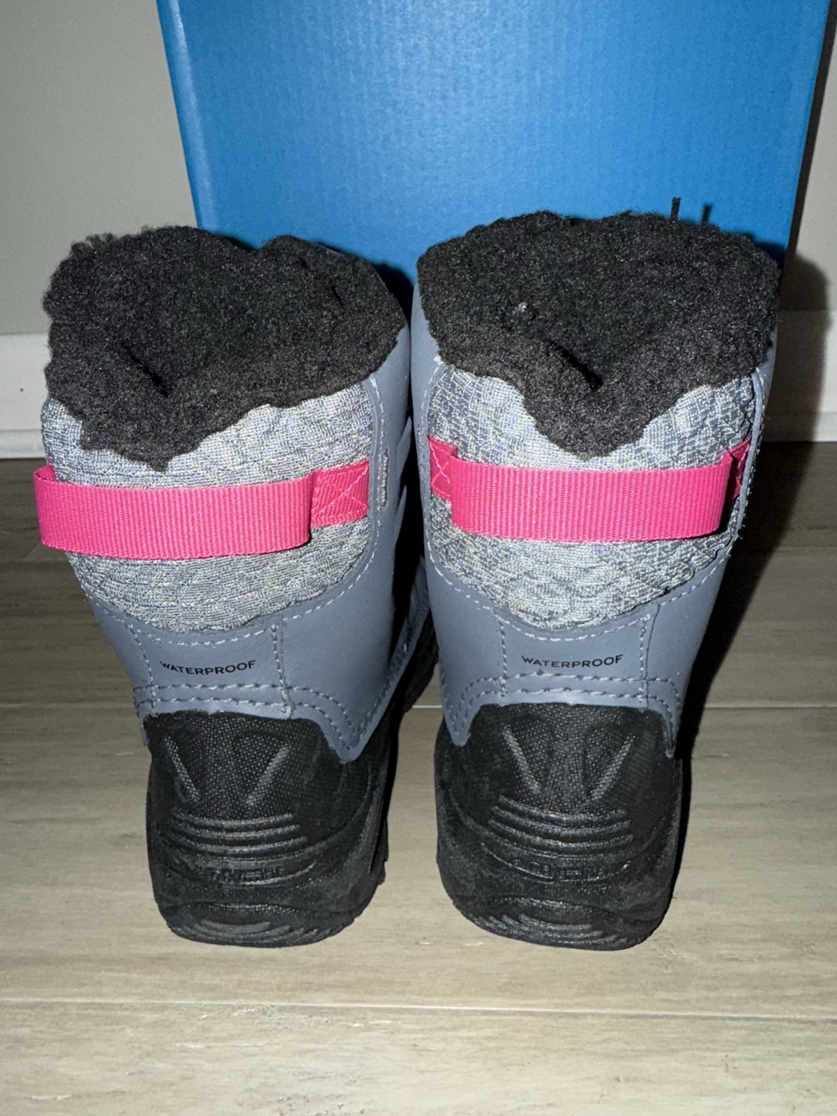 NEW Columbia Bugaboot Celsius Waterproof Snow Boots Youth Girl’s Size 1 Graphite