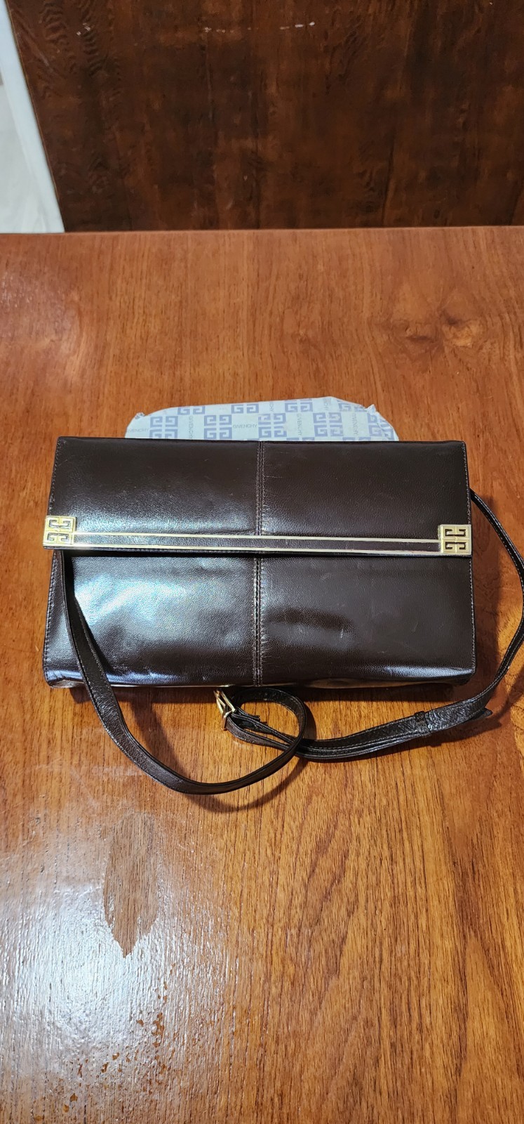 VTG Sac Givenchy Brown Smooth Leather Clutch Shoulder Bag Gold 4G Bar Spain