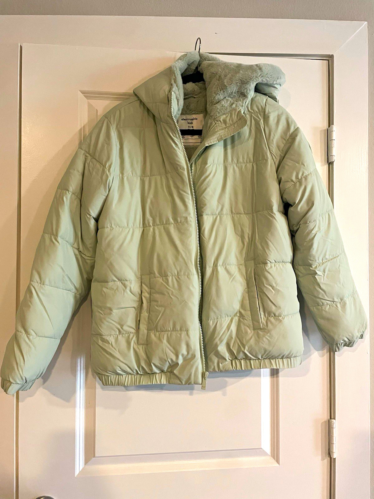 Abercrombie Kids Girls Green Hooded Puffer Jacket Faux Fur Lined Full Zip 17/18