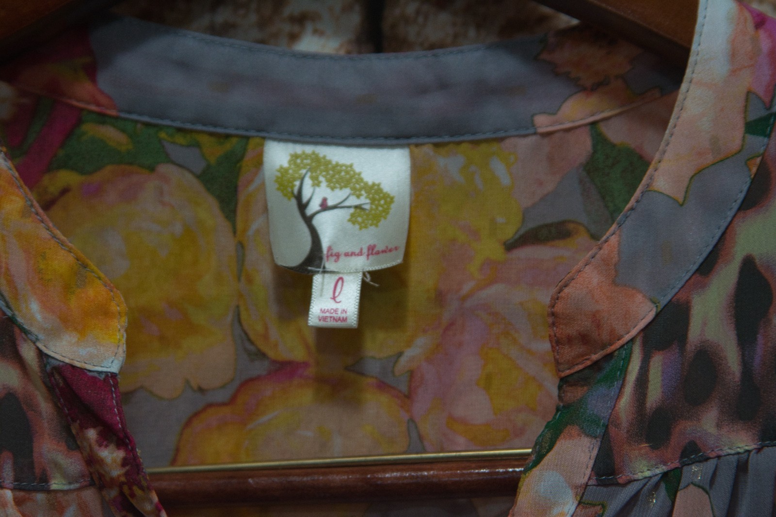 Fig and Flower Women’s Multicolor Sheer Blouse Size Large Floral Mixed Print Top