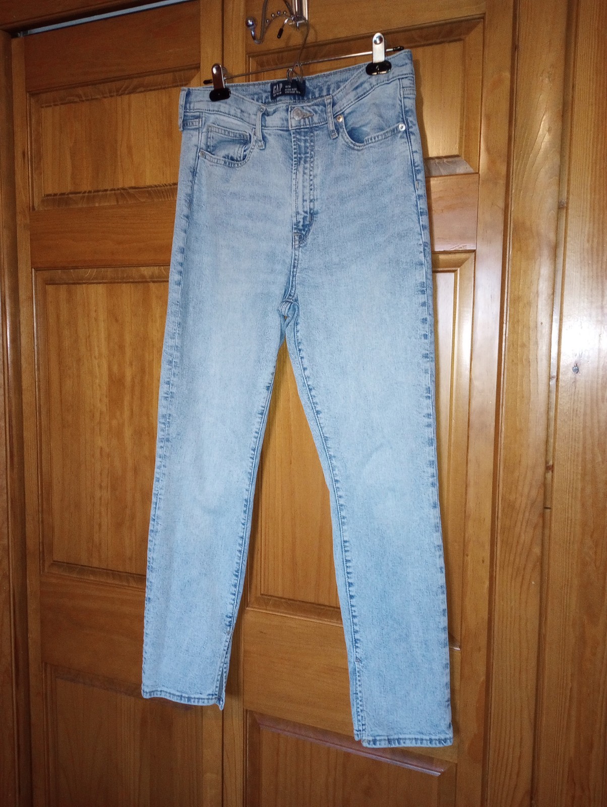 Gap Denim “Vintage” Look Jeans 5″ Ankle Slit Womens 31″ waist, 12″ rise, Lt Wash