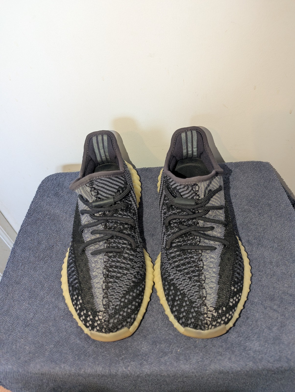 Adidas Yeezy Boost 350 V2 Carbon Mens Size 7 FZ5000 Sneakers Black Gray