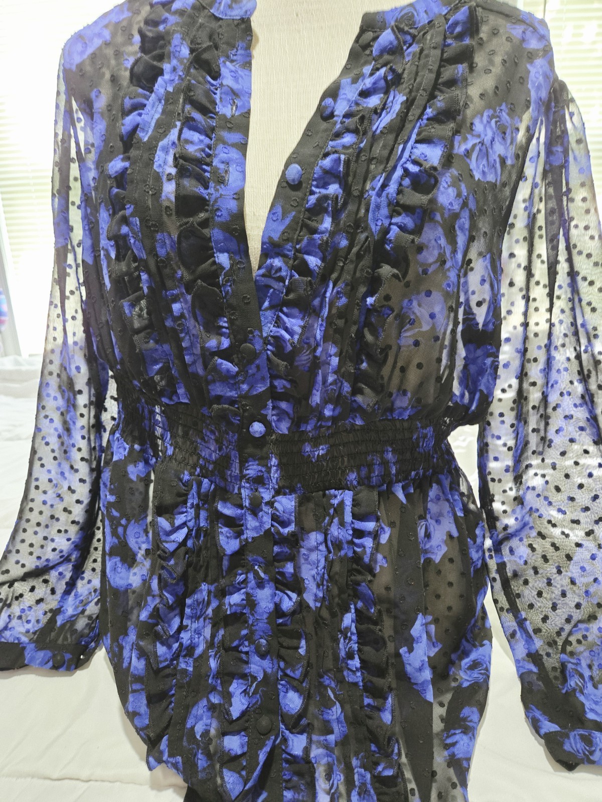 Torrid 00 L Chiffon Clip Dot Ruffle Front Top Floral Roses Blue Boho Indie Weste