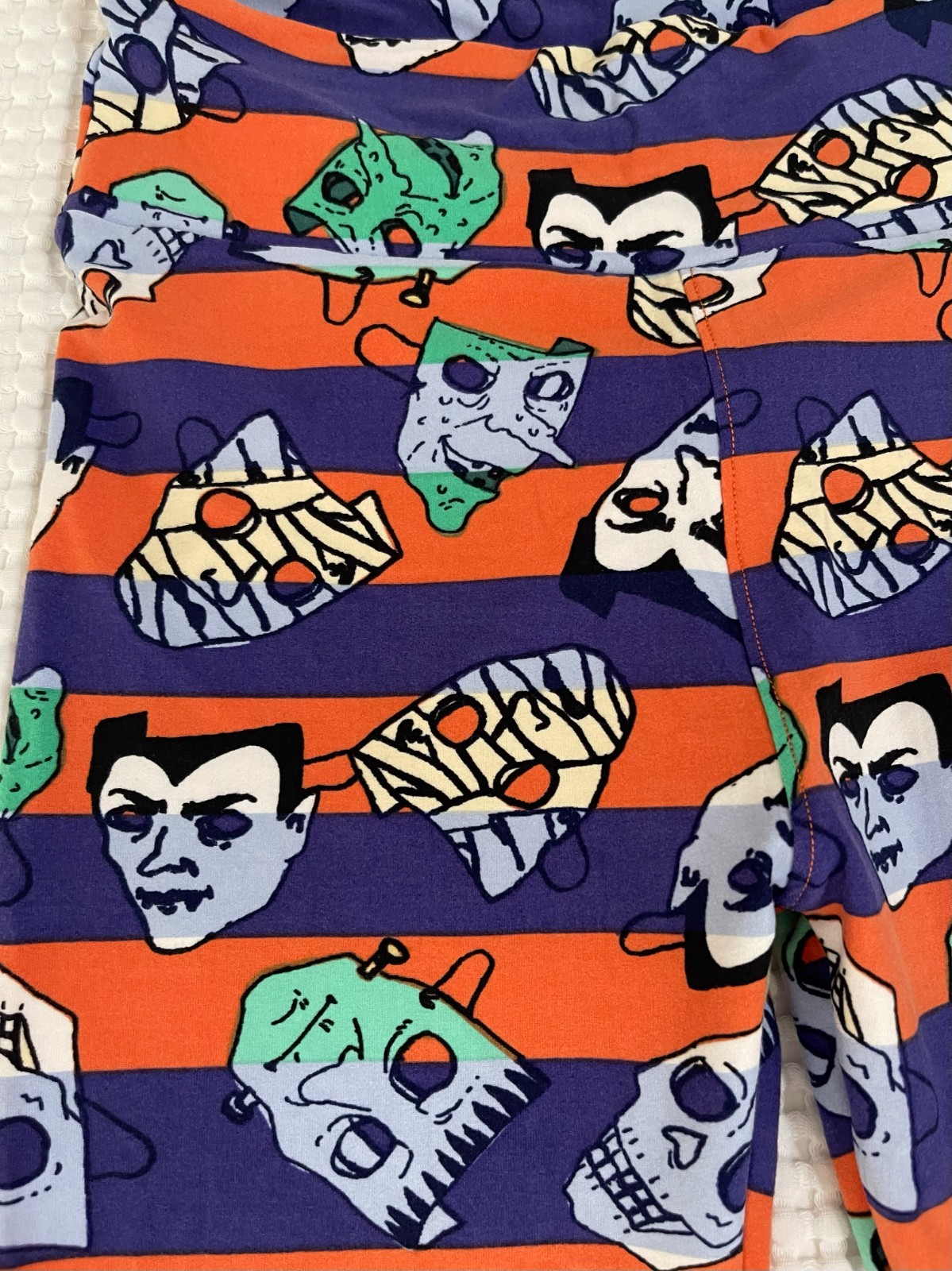LuLaRoe NEW OS ONE SIZE Leggings – Halloween – Masks Stripes Purple Orange Soft