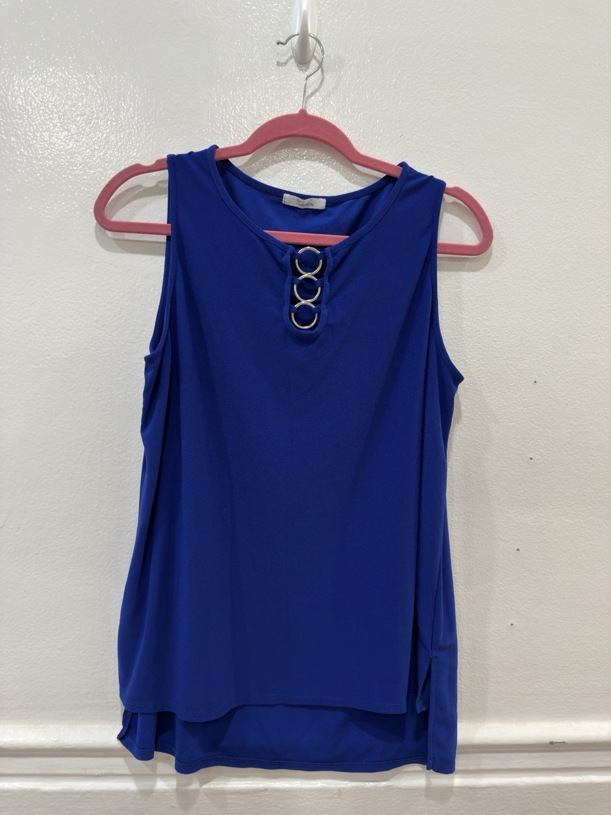 89 Madison Women’s Royal Blue Sleeveless Blouse Size 8