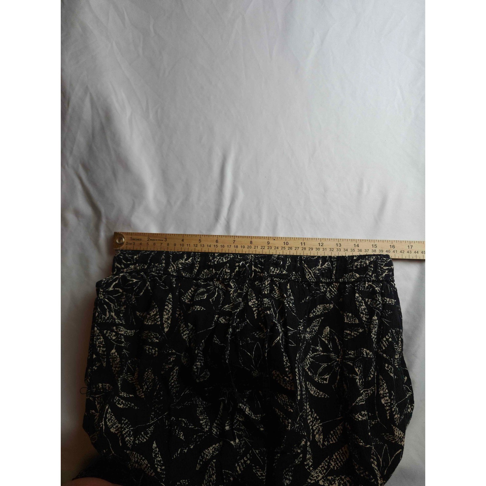 White Stag Woman Black Floral Crop Pants Elastic Waist Stretch 1X