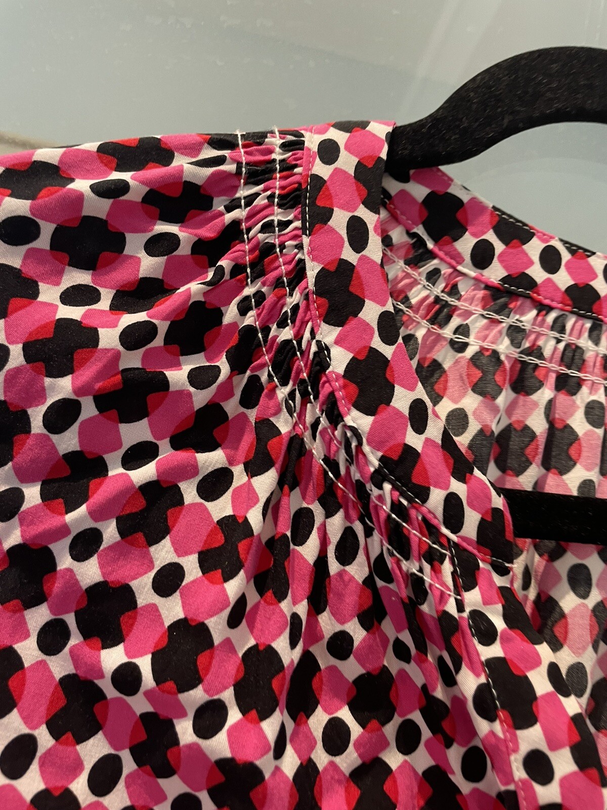 Crown & Ivy Pullover Top Tunic Large Long Sleeve Pink Red White Black
