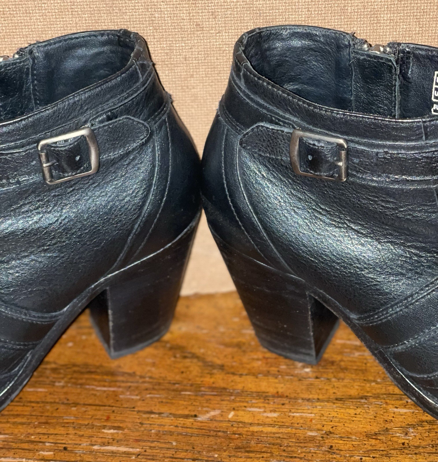 Ariat 450003278 Size 36.5M / US 6B Women’s Black Leather Zip Side Bootie Shoes