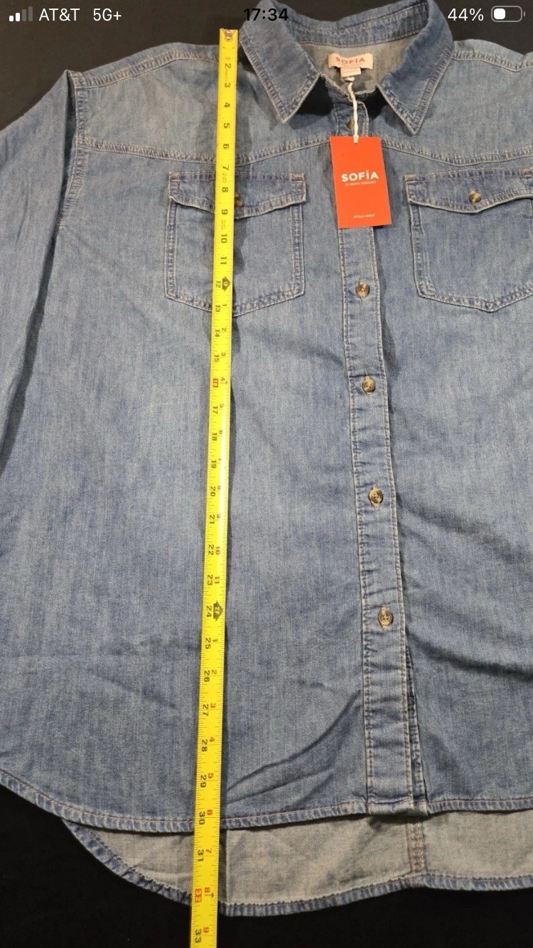 Sofia by Sofia Vergara long-sleeve light wash denim western-style shirt XL