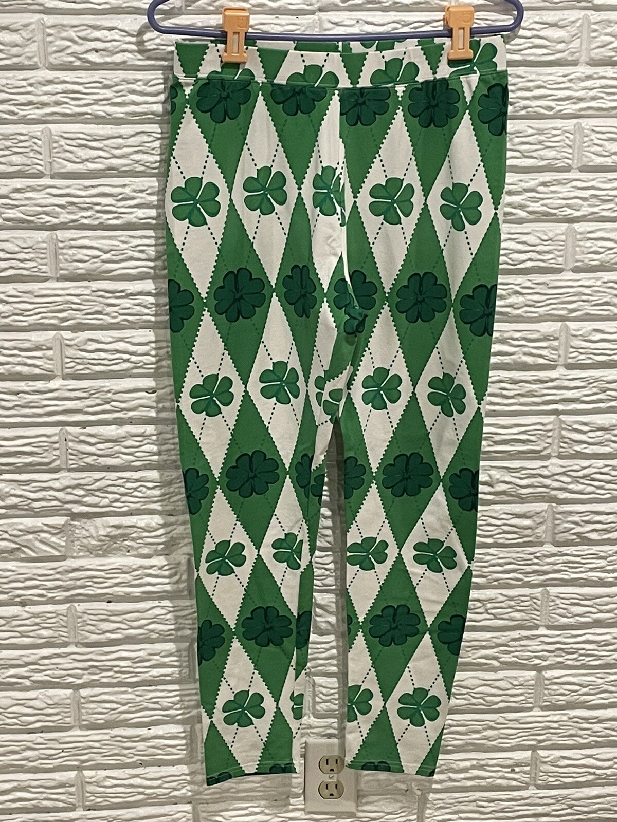 33 Degrees Leggings Size Adult Medium Shamrock St Patrick’s Day Green And White