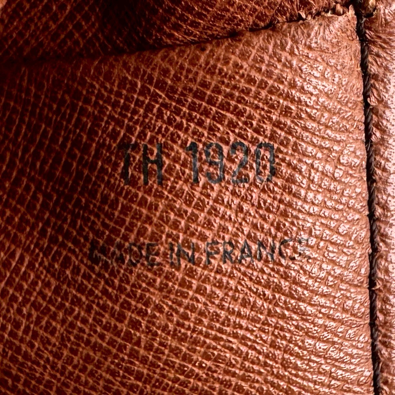 Louis Vuitton Shanti Shoulder Bag Half Moon LV Leather Authentic