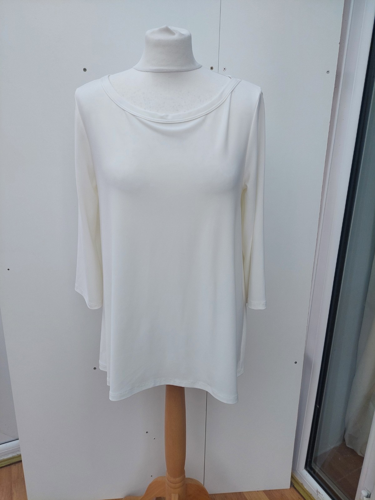 Kim & Co Top 3/4 Sleeve Wide Neck Top Ecru New Size Small