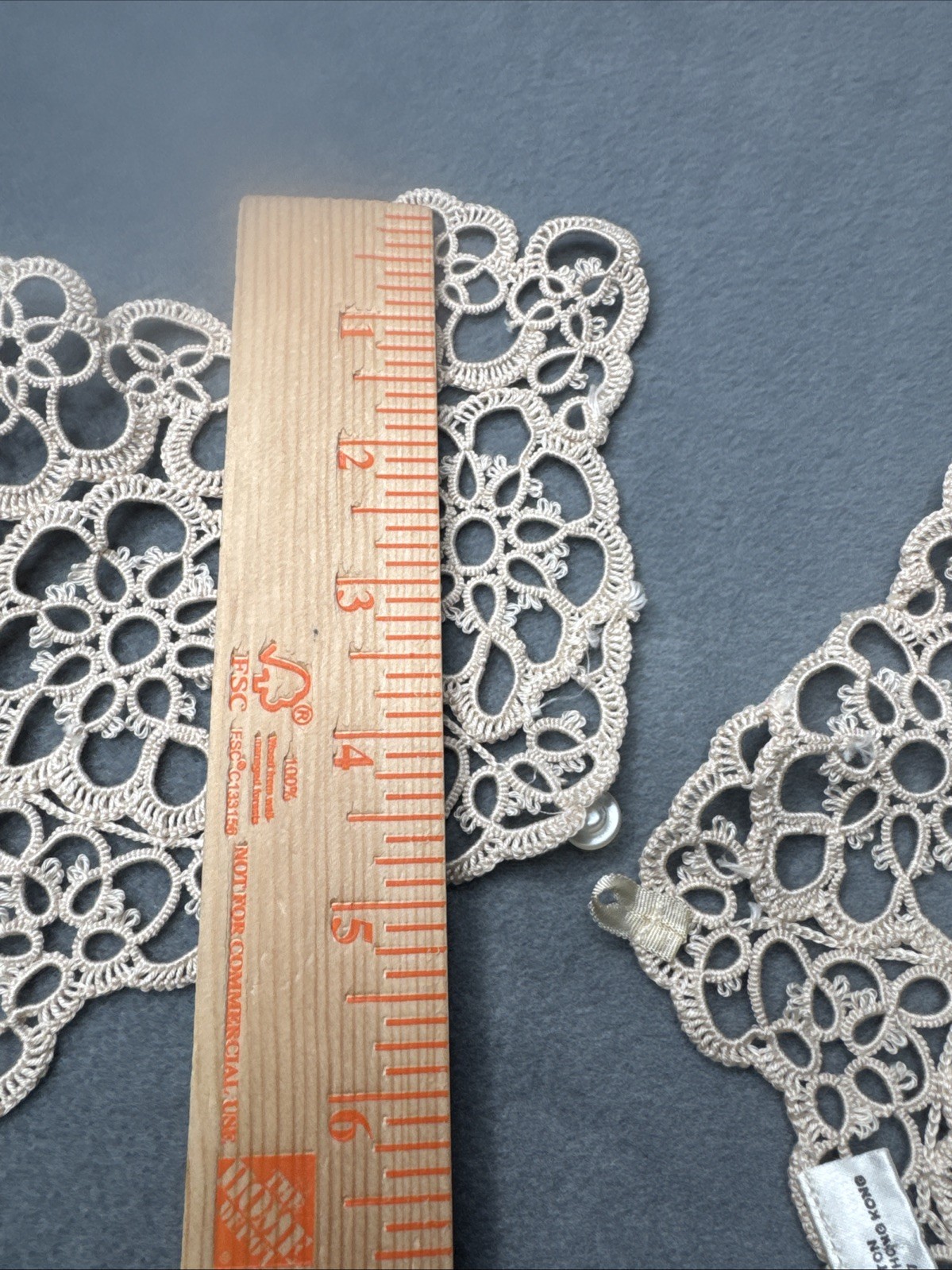 Vintage Tatted Lace Collar Cotton Floral Medallion Hong Kong Button Close