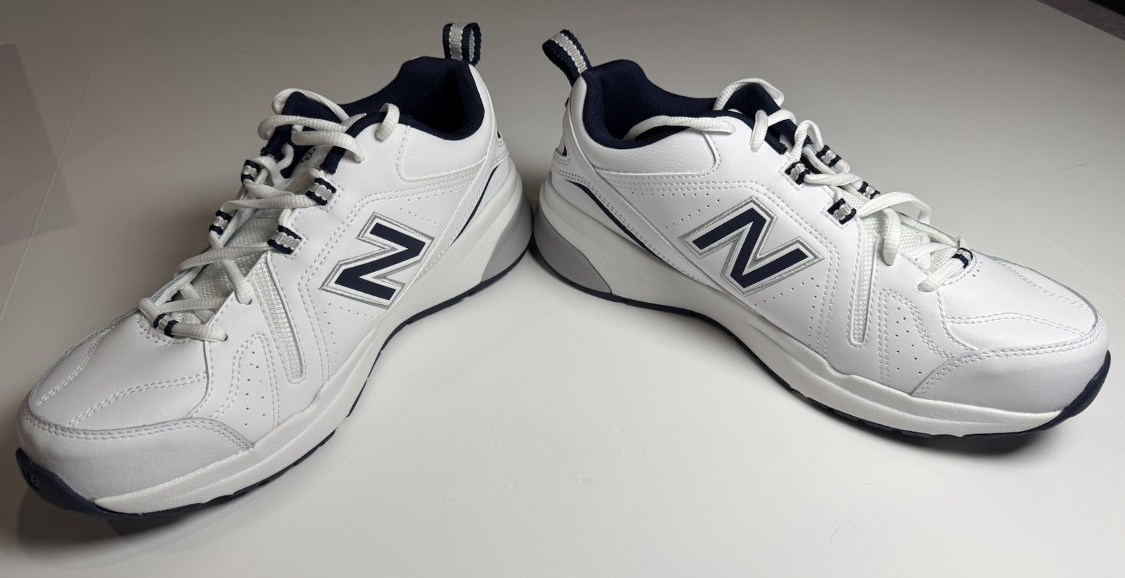 New Balance 608v5 Mens Training Sneaker Size 10 2E Wide White Navy MX608WN5
