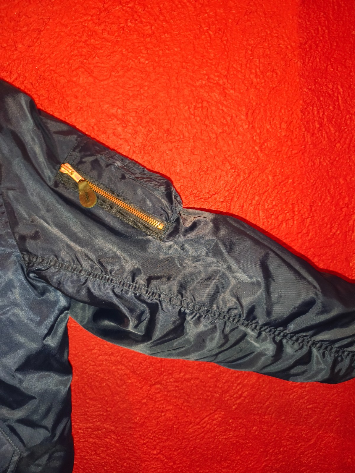 Classic 90s/Y2K bomber jacket featuring bold “Team Maximuscle” chest & back embr