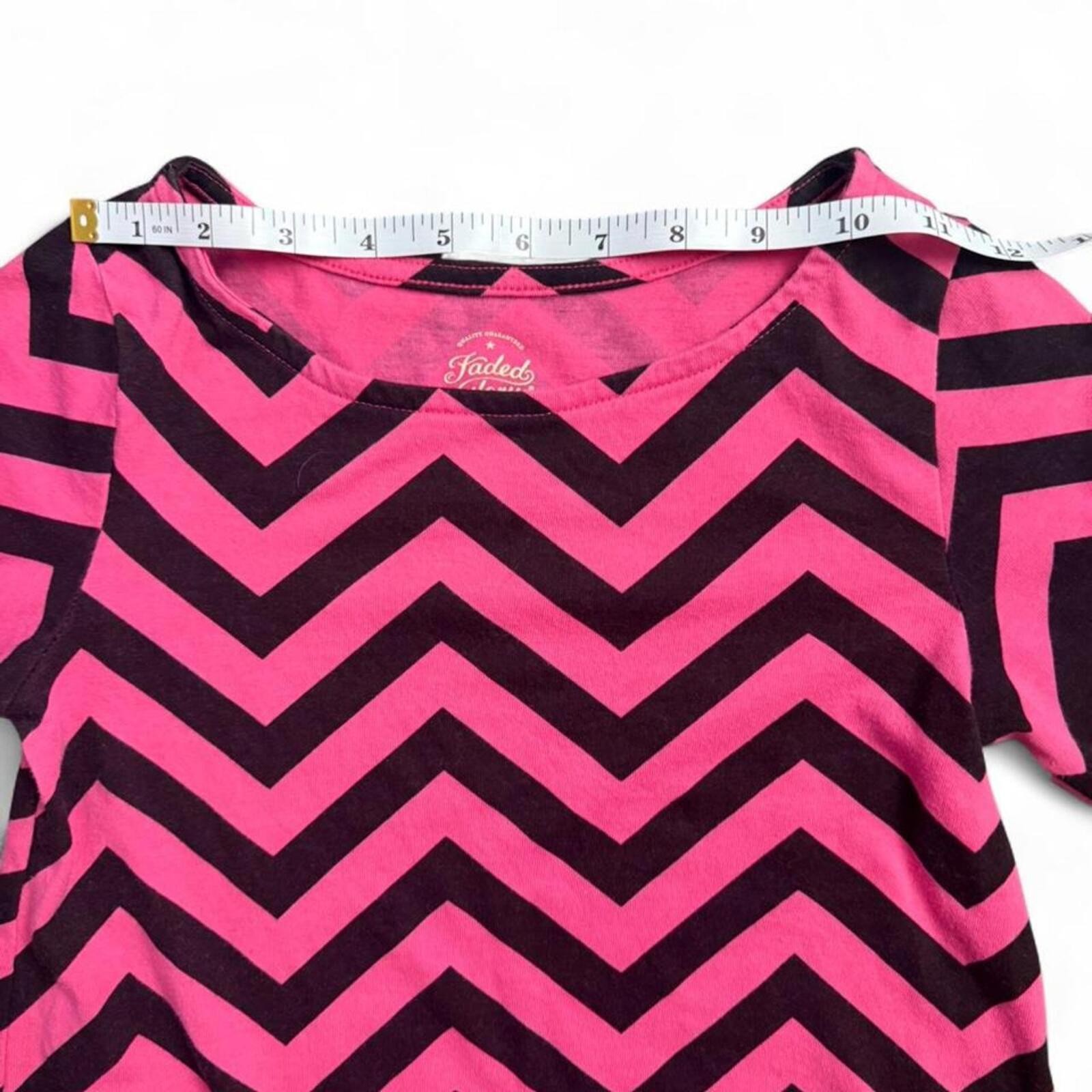vintage 2000s pink and black chevron print top