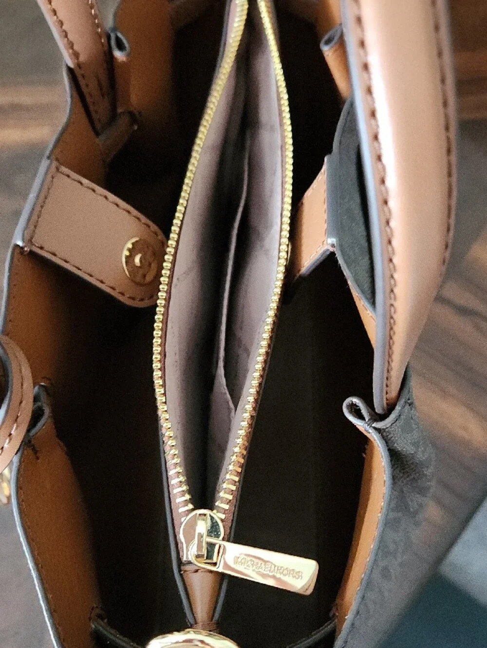 NEW Authentic Michael Kors Carson Brown Satchel Designer Handbags Luxury Purse