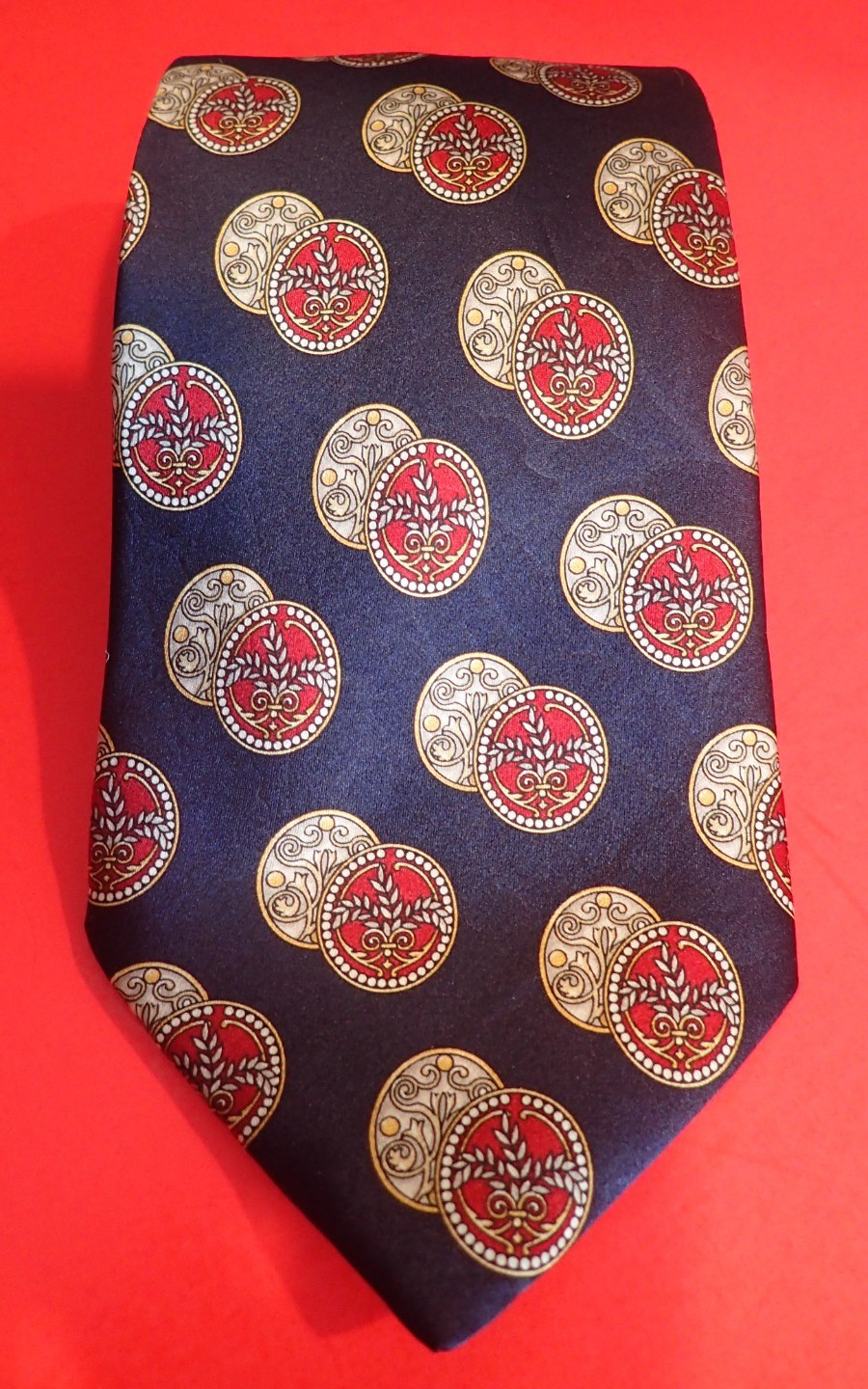 COUNTESS MARA ALL SILK NECKTIE HANDMADE ITALY