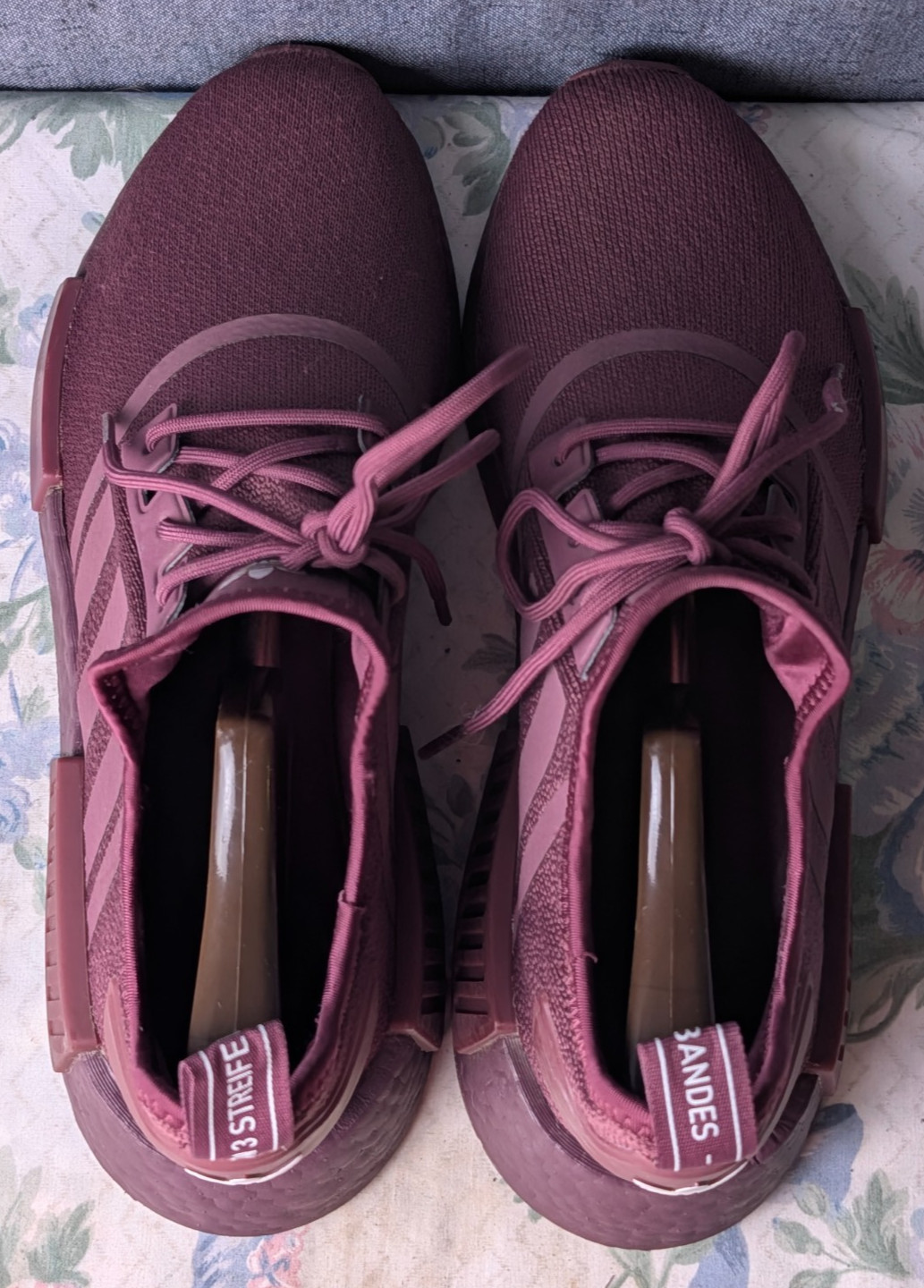 adidas NMD R1 Maroon Burgundy Boost Men’s 9.5 Shoes Running Gym Sneakers GX8384