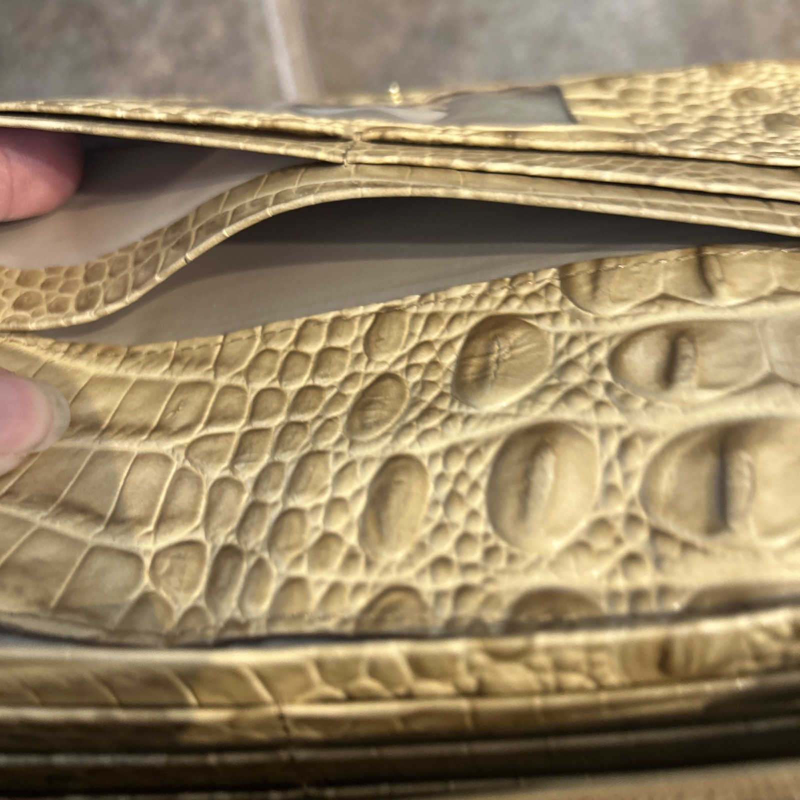 BRAHMIN MELBOURNE TAN BROWN CROC EMBOSSED LEATHER LARGE WALLET 7.75×4.5”