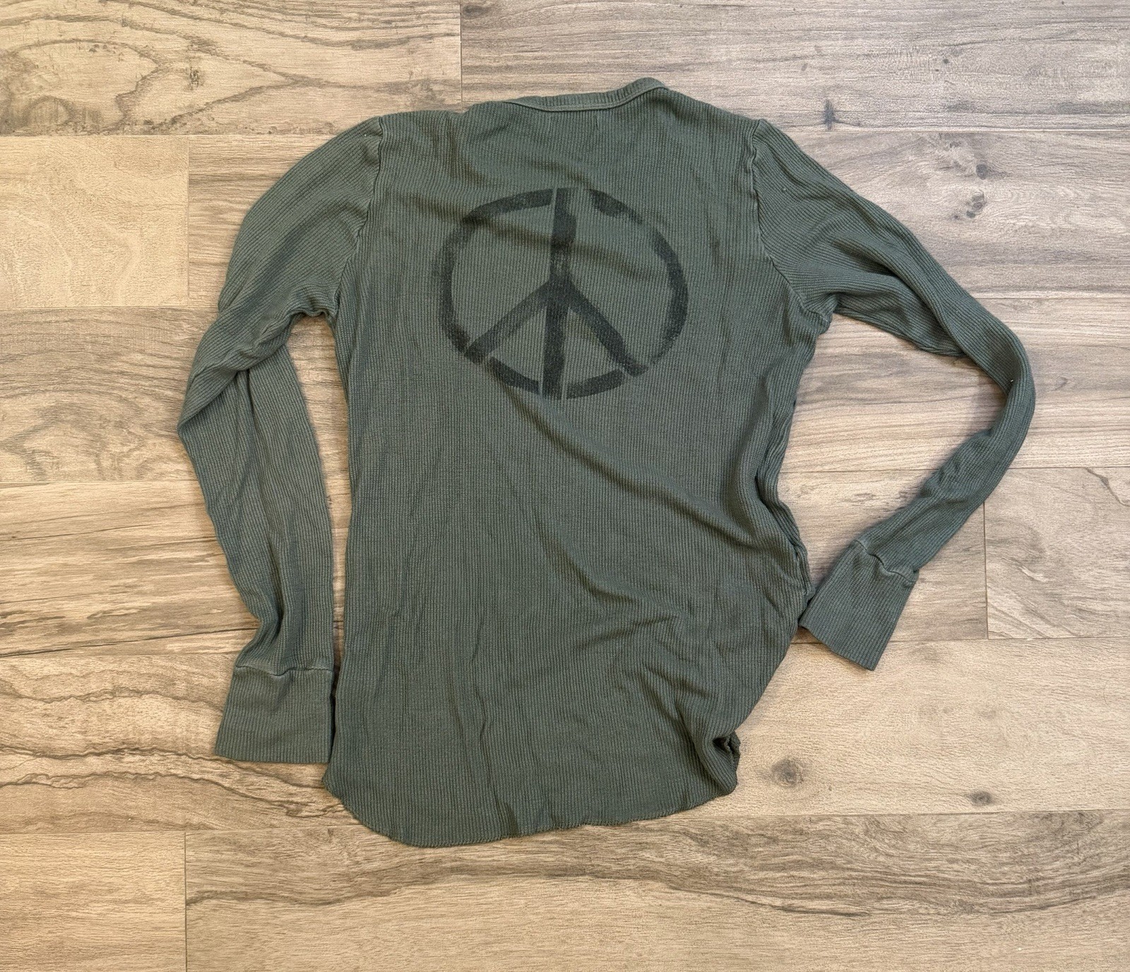 Lauren Moshi Olive Green MCKINLEY PEACE LOVE SPRAY Size L