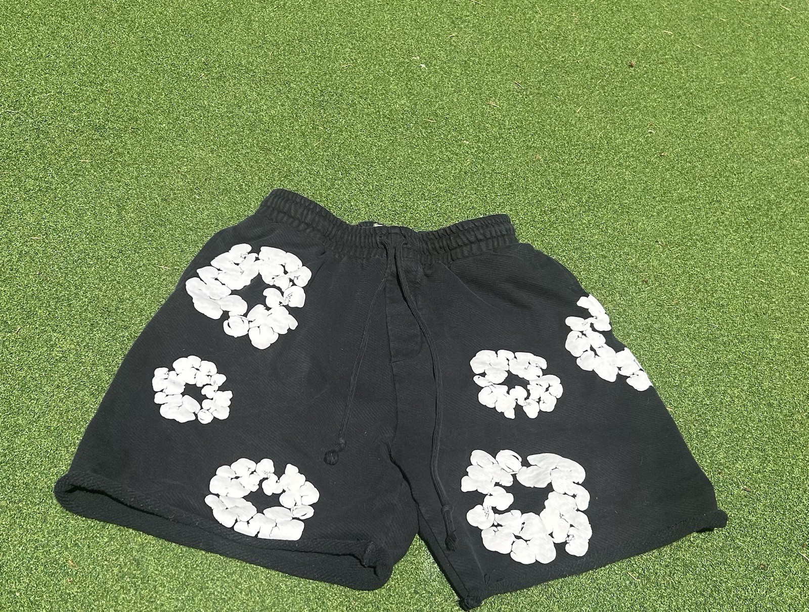 DENIM TEARS Men’s M Black/White Floral Sweat Shorts Drawstring Elastic Waist