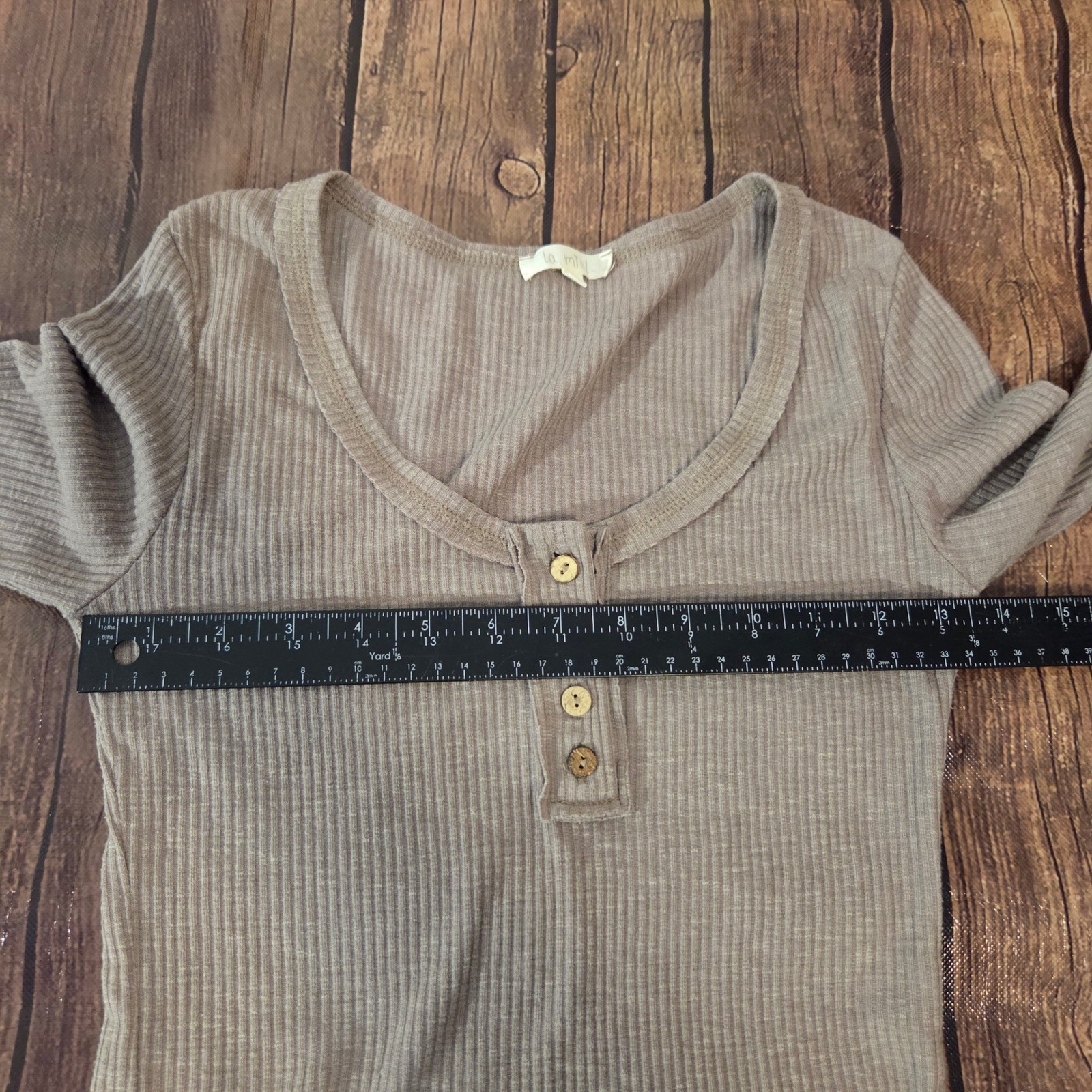 La Miel Womens Small Taupe Brown Ribbed Knit Henley Top Button Cuff Bella Swan