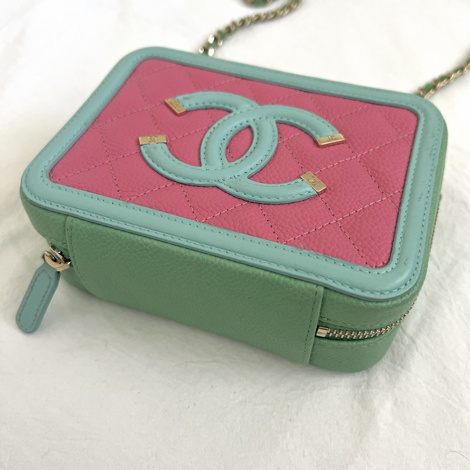 CHANEL Quilted Leather Crossbody Bag Pink with Gold Chain and CC Logo