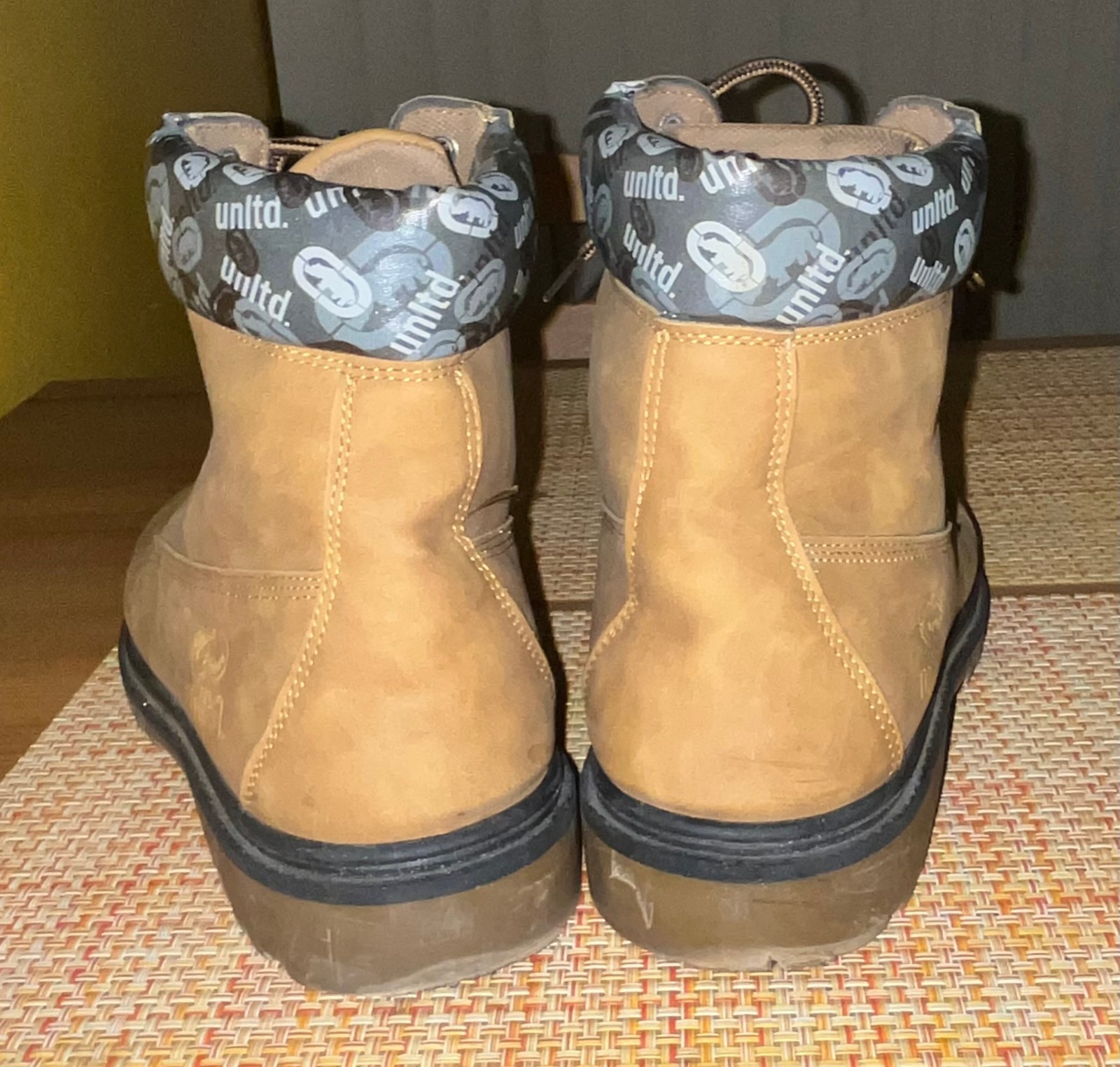 Ecko UNLTD Sz 8.5 Men’s Beige Classic Boots Trent -07M