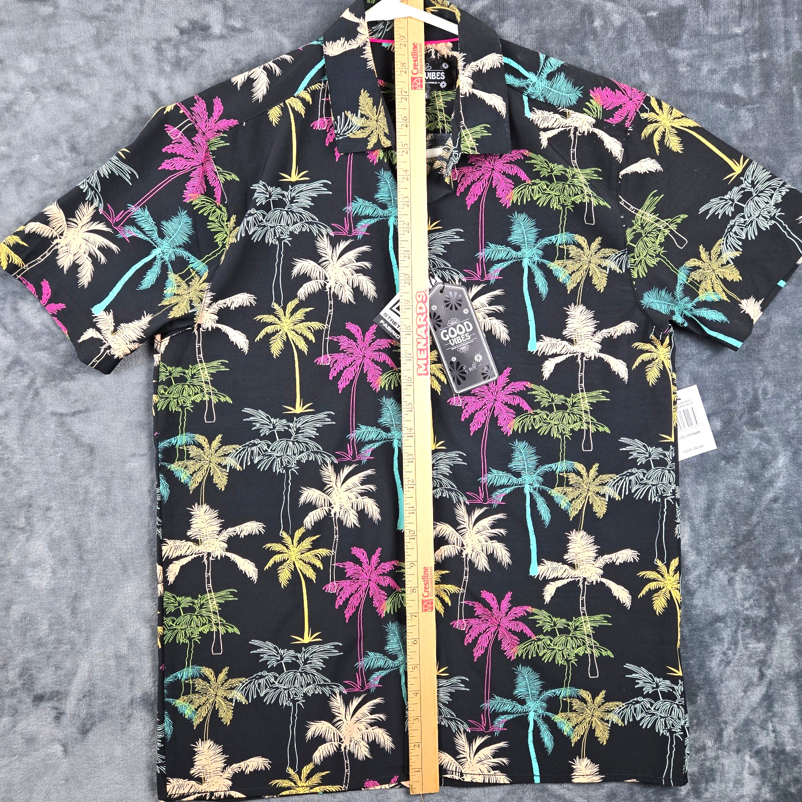 Good Vibes Mens Size Medium Poly/Spandex Blend Short Sleeve Hawaiian Button Up